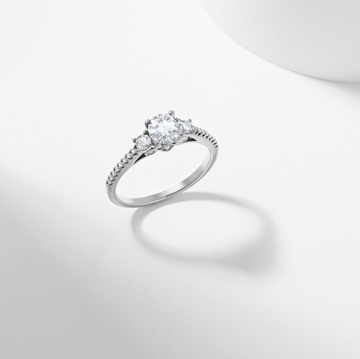 Round Brilliant Diamond Trilogy Engagement Ring 1.0tdw