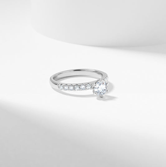 Round Brilliant Lab Grown Diamond Solitaire with Shoulder Accents Engagement Ring 1.0tdw 0.66ct