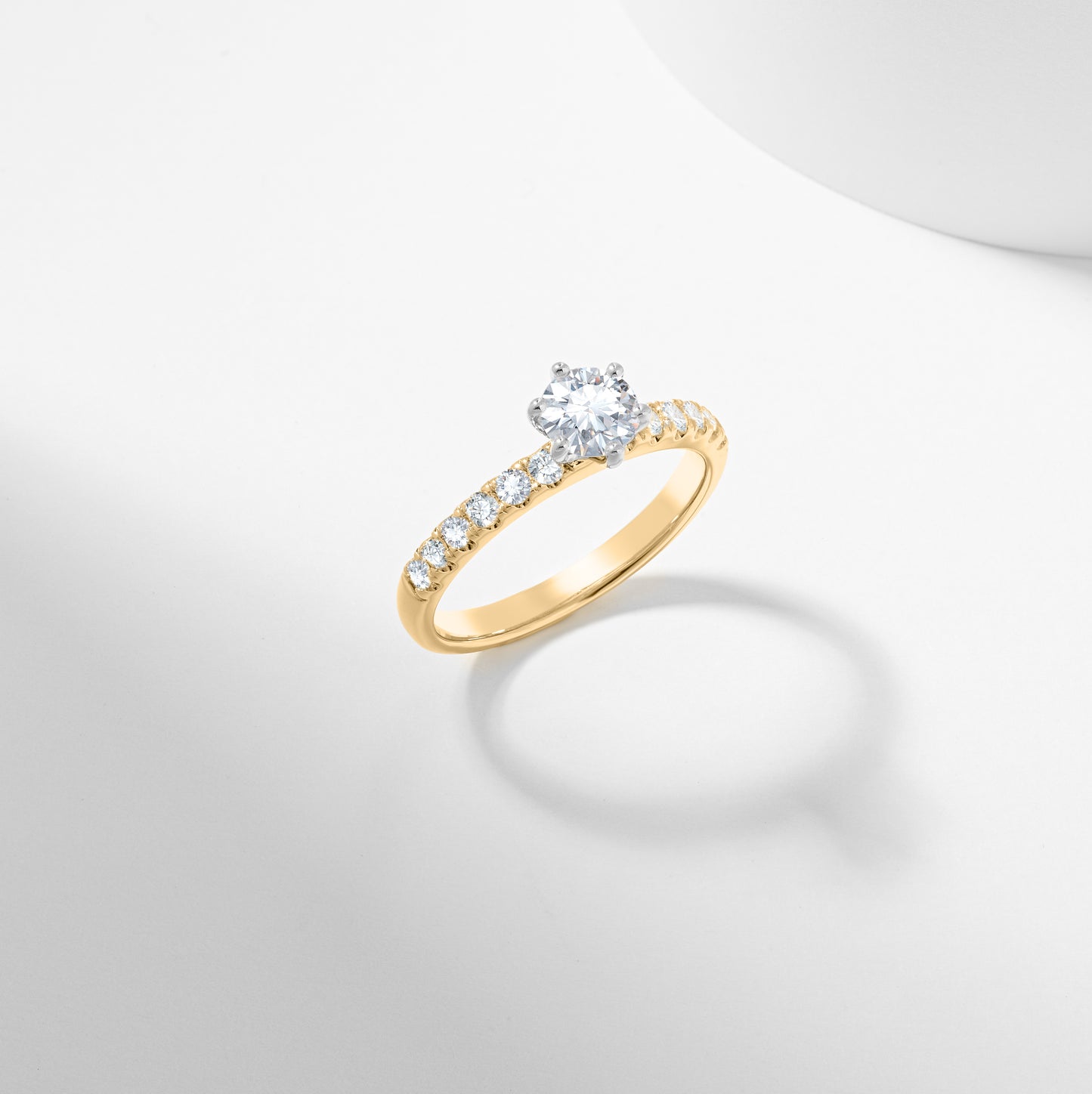 Round Brilliant Diamond Solitaire with Shoulder Accents Engagement Ring 1.0tdw 0.66ct