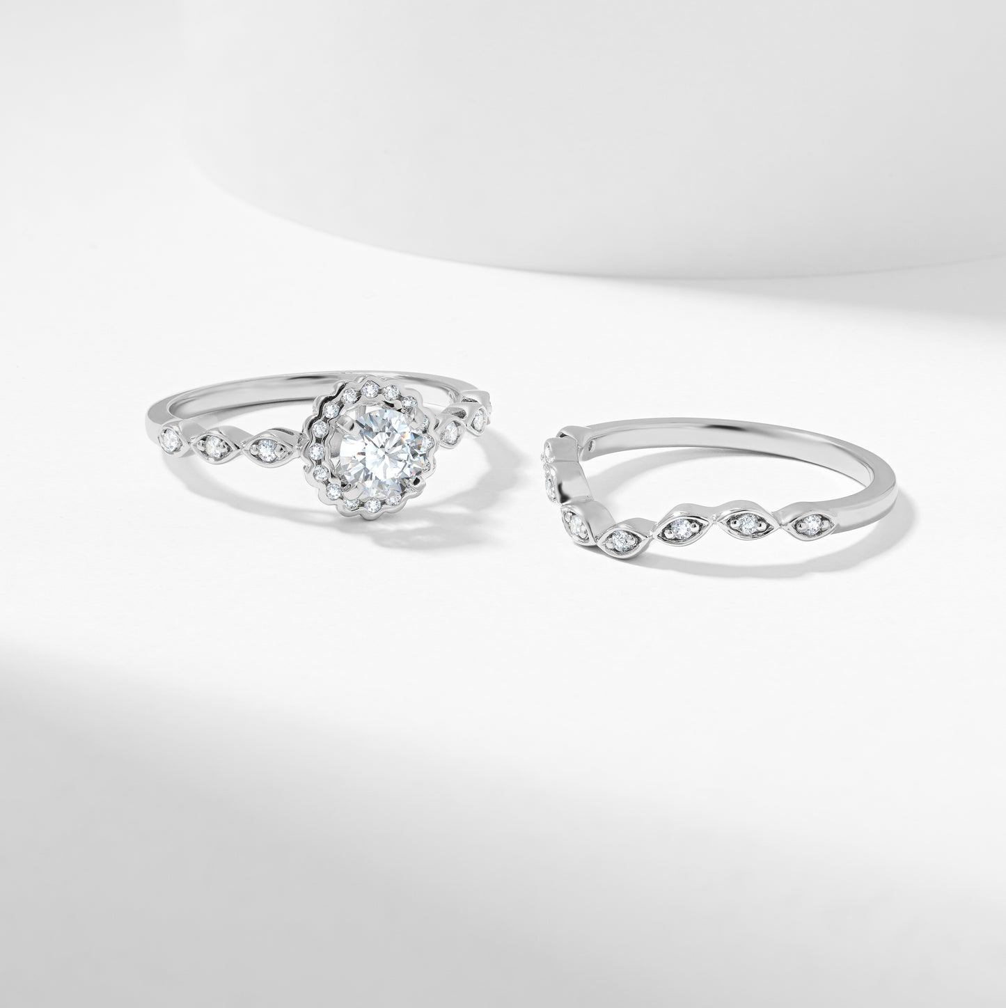 Round Brilliant Diamond Scallop Halo Bridal Set 0.7tdw