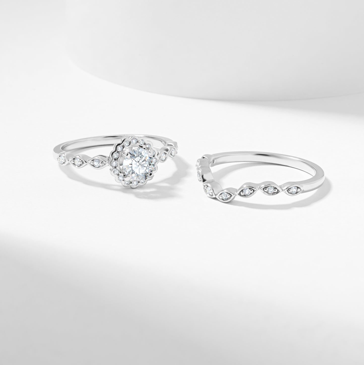 Round Brilliant Diamond Scallop Halo Bridal Set 0.7tdw