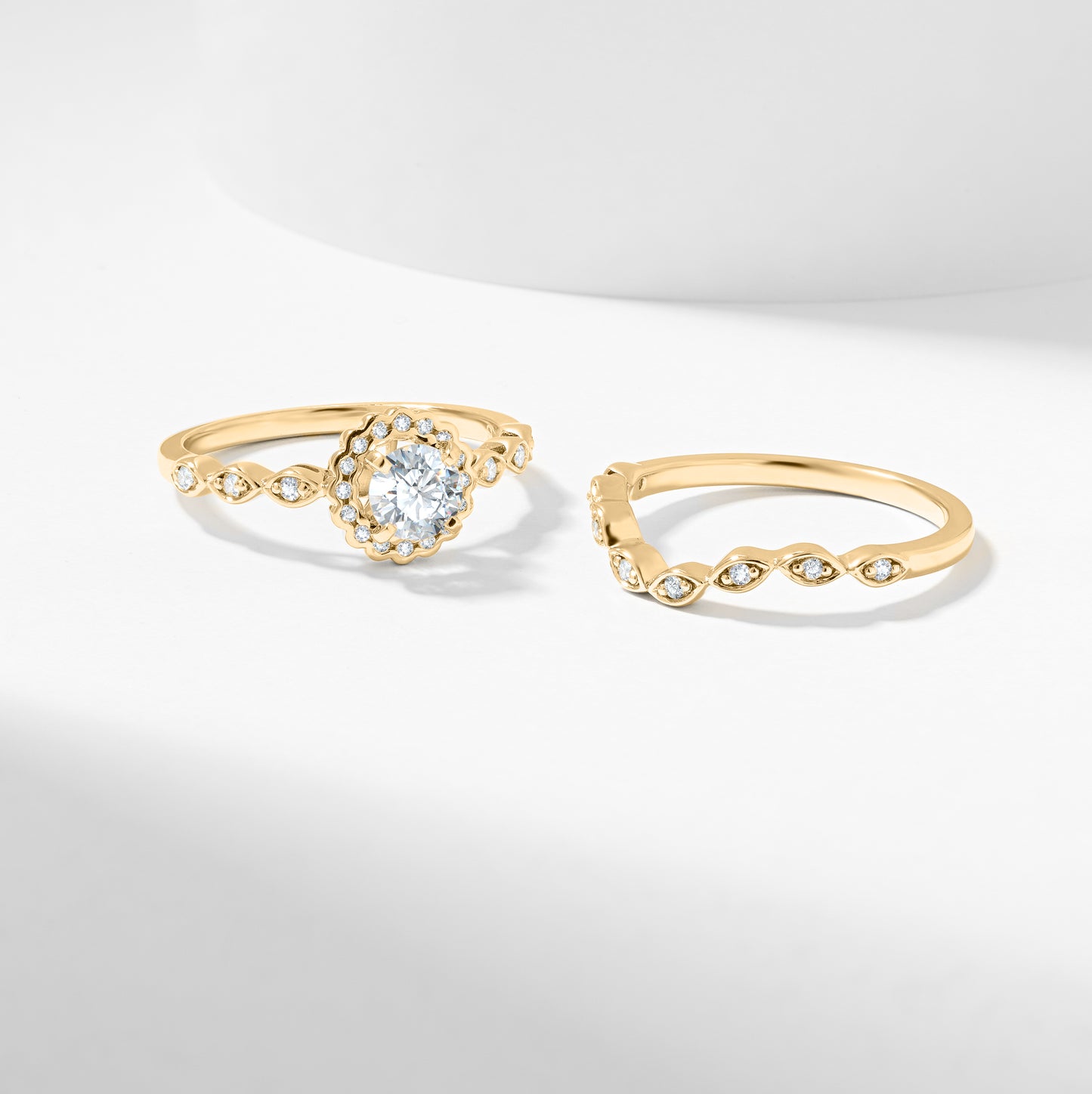 Round Brilliant Diamond Scallop Halo Bridal Set 0.7tdw