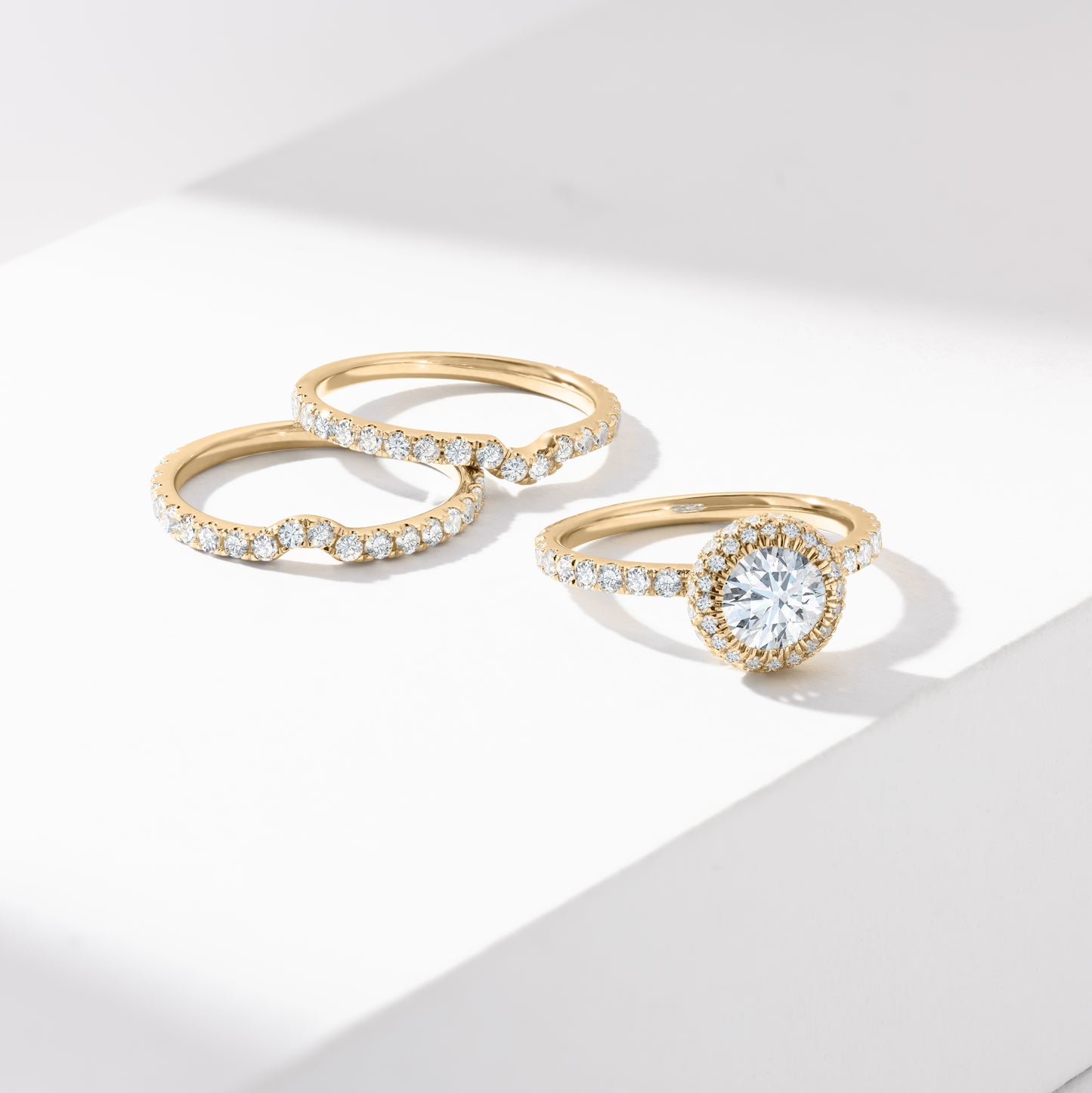 1.0ct Round Brilliant Lab Diamond With Halo And Fine Claw Set Shoulders Bridal Set 2.35tdw