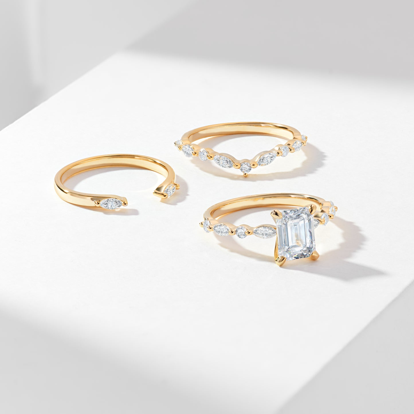 1.5ct Radiant Diamond Solitaire With Marquise And Round Brilliant Shoulder Contour And Open Gap Bridal Set 2.0tdw