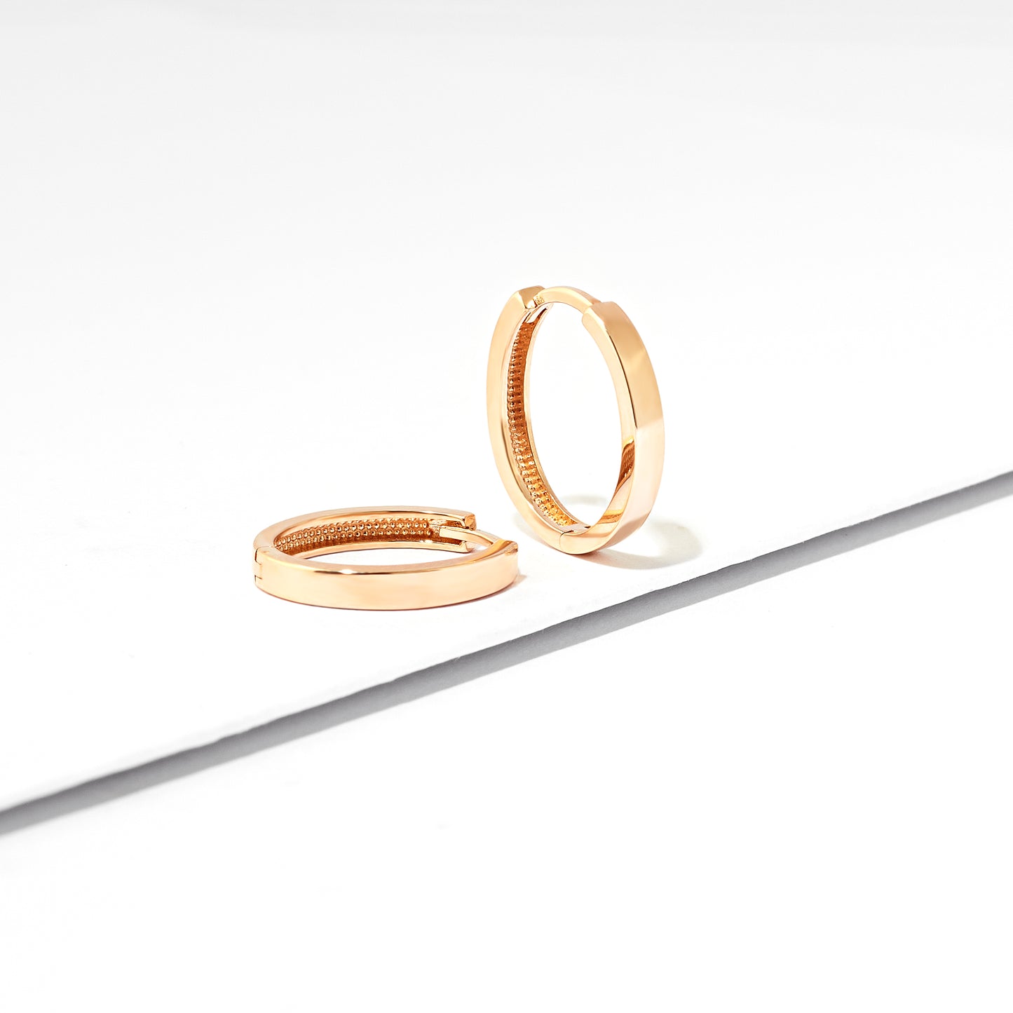 9K Rose Gold Plain Oval Huggie Earrings 15mm