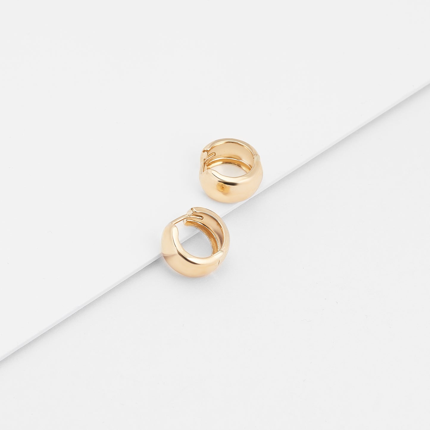9K Yellow Gold Huggie Earrings 7.5mm