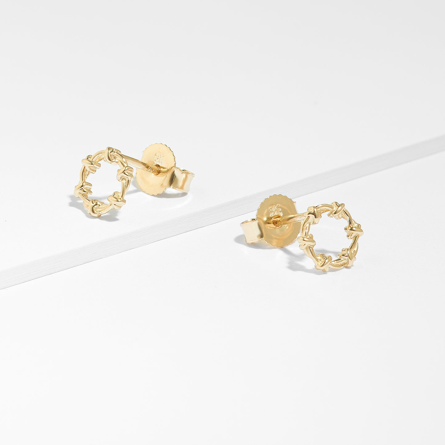 9K Yellow Gold Knotted Circle Stud Earrings