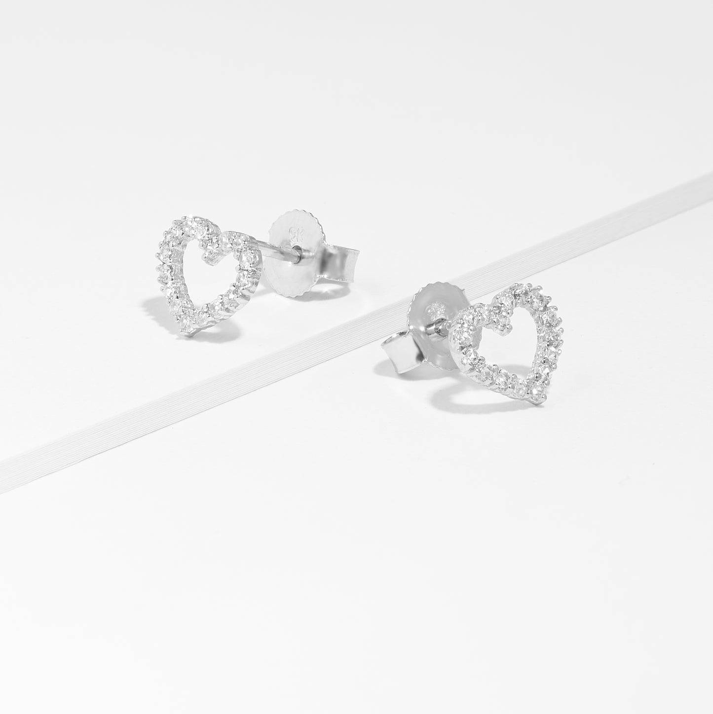 9K White Gold Heart Zirconia Stud Earrings