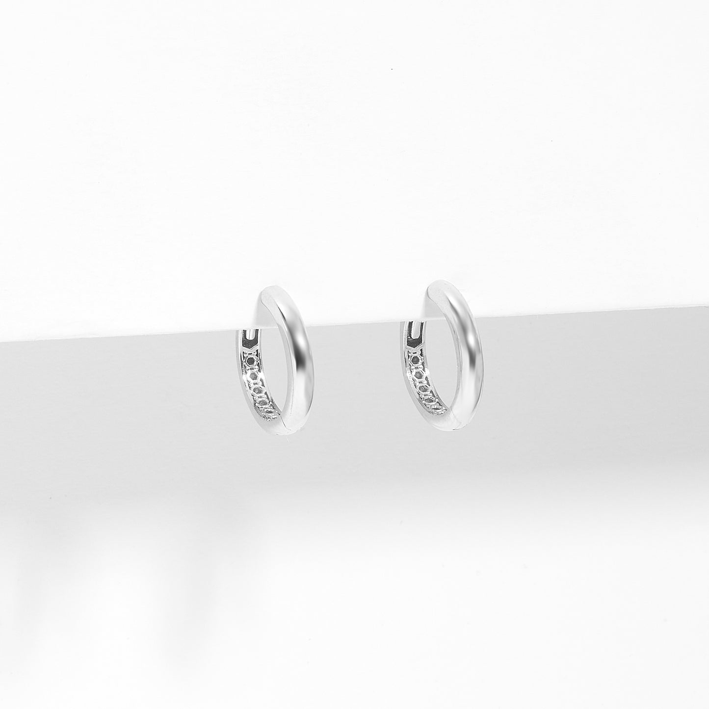 18K White Gold Plain Domed Huggie Earrings 10mm