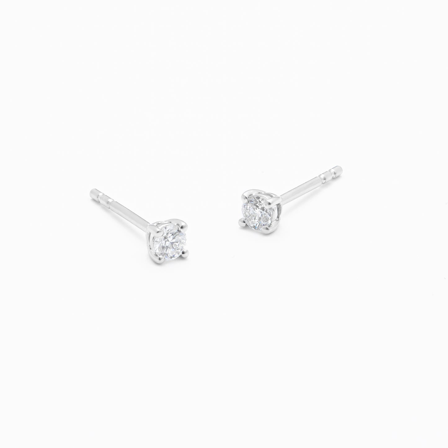 9K White Gold Round Brilliant Diamond Solitaire Stud Earrings 0.20tdw