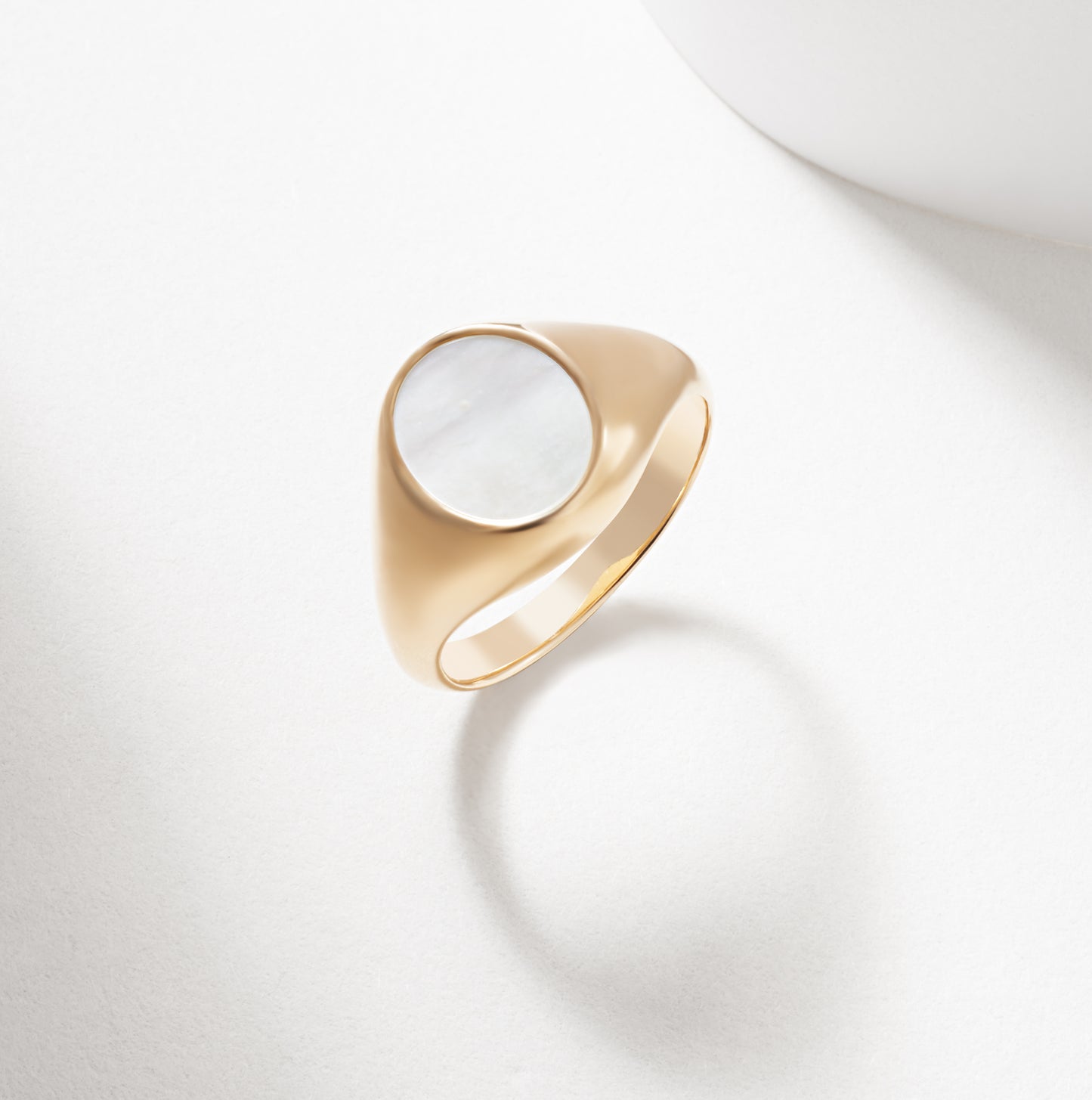 9K Yellow Gold Oval Mother Of Pearl Flat Top Dress Ring