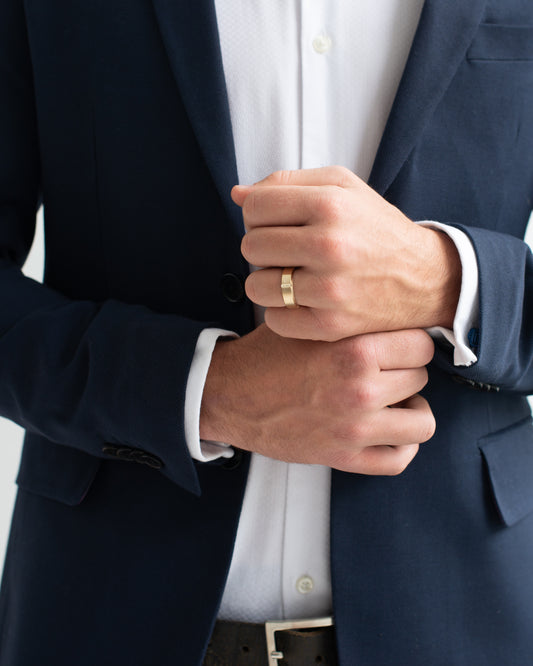 9K Yellow Gold Faceted Brushed Centre And Polished Edge Band 7mm