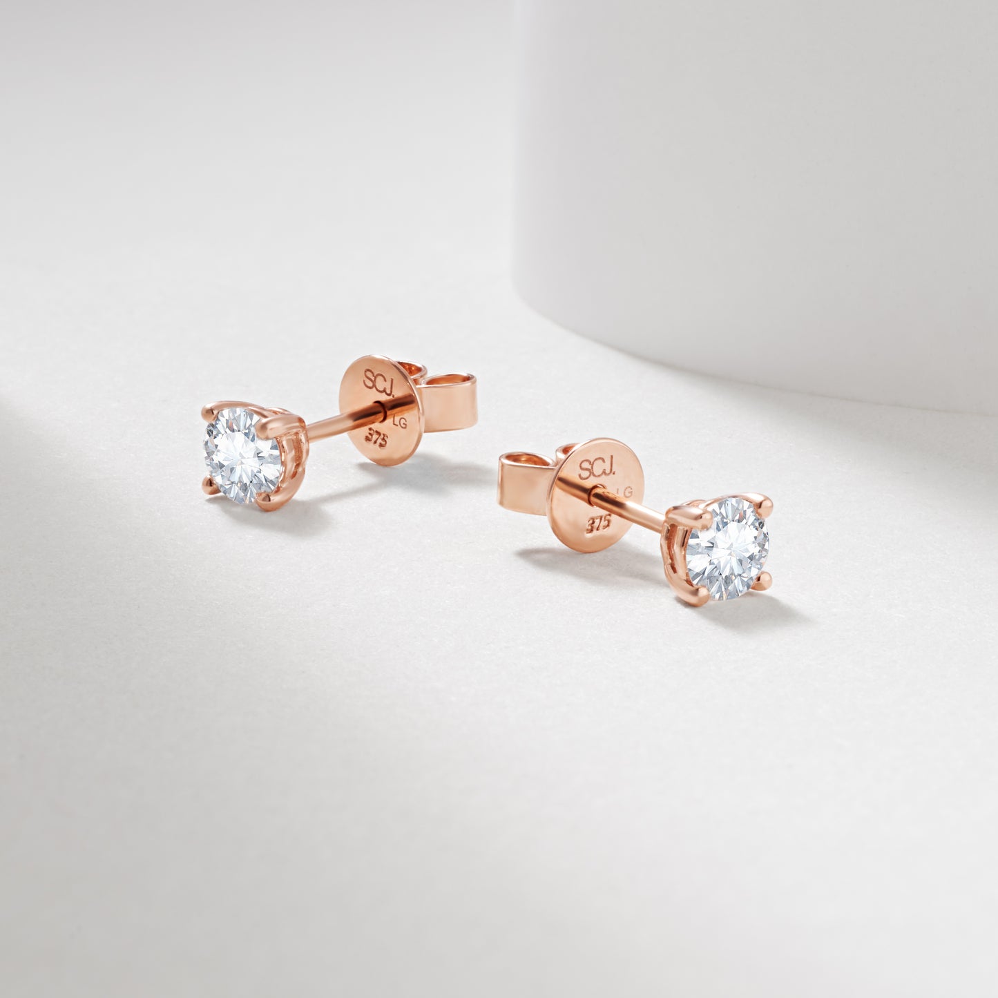 9K Yellow Gold Round Brilliant Lab Diamond Stud Earrings 0.60tdw