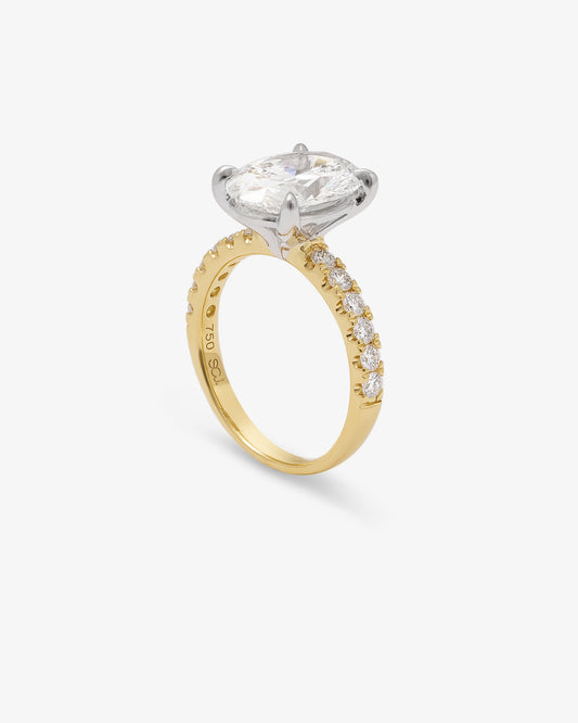18K Yellow And White Gold 4.0ct Oval Lab Diamond Centre With Brilliant Lab Diamond Claw Set Shoulders Ring 4.5tdw
