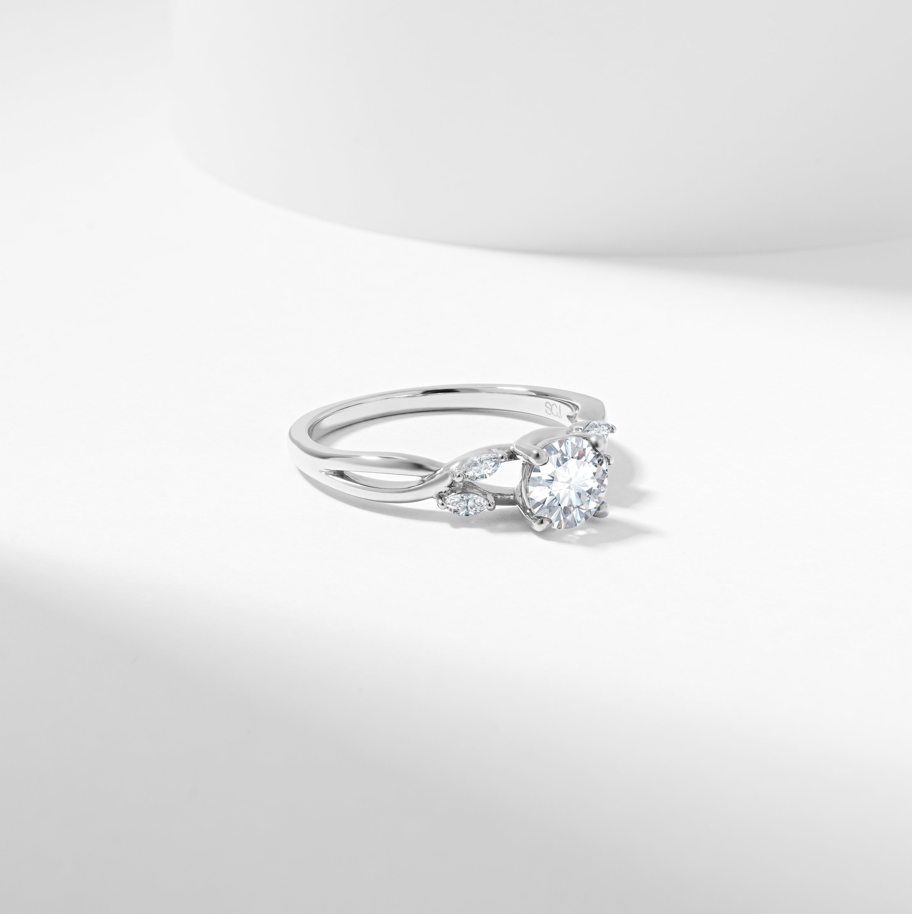 Round Brilliant Diamond Solitaire with Marquise Shoulder Accents Engagement Ring 1.0tdw