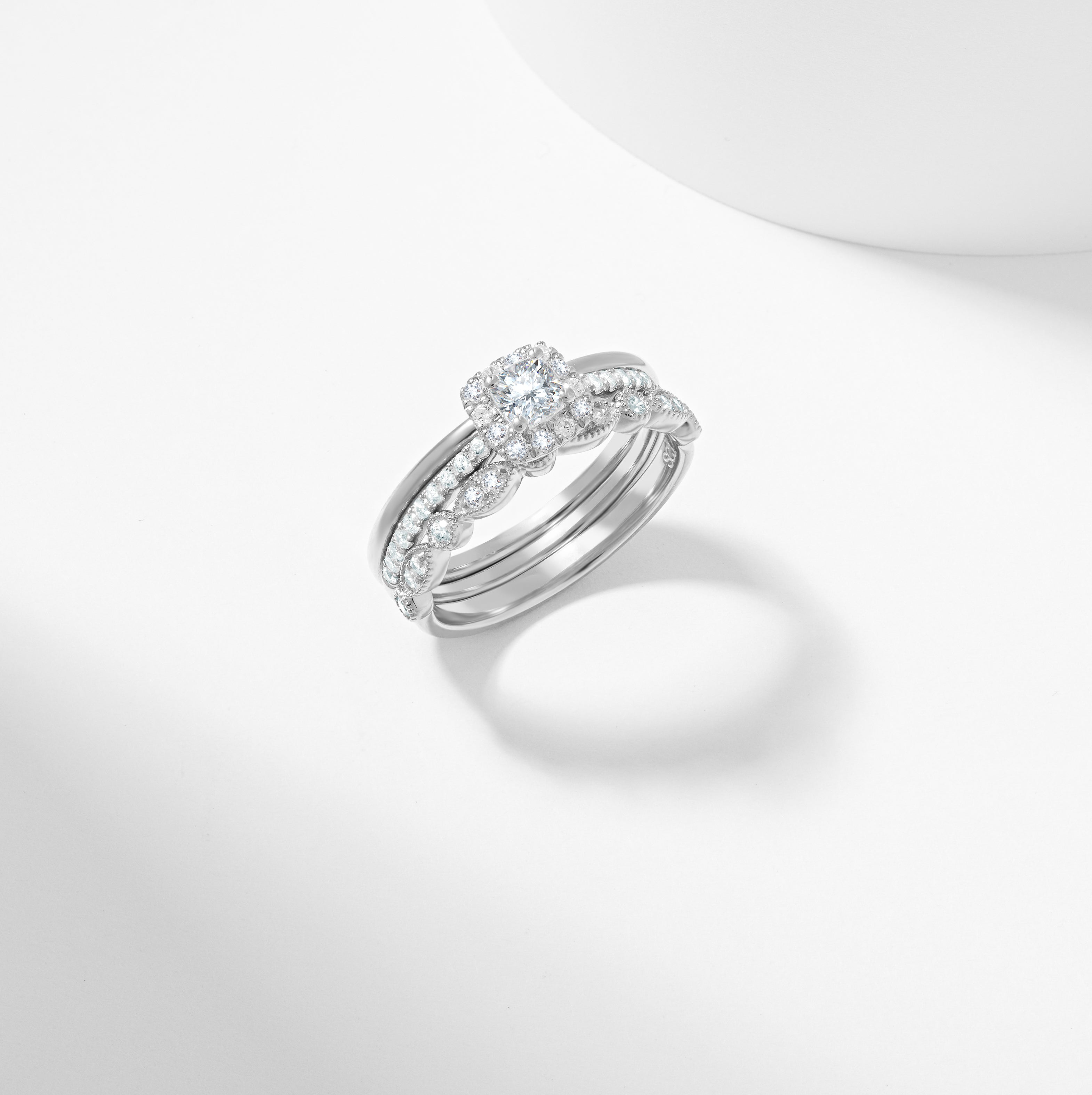 Cushion Cut Diamond Halo Bridal Set 1.0tdw