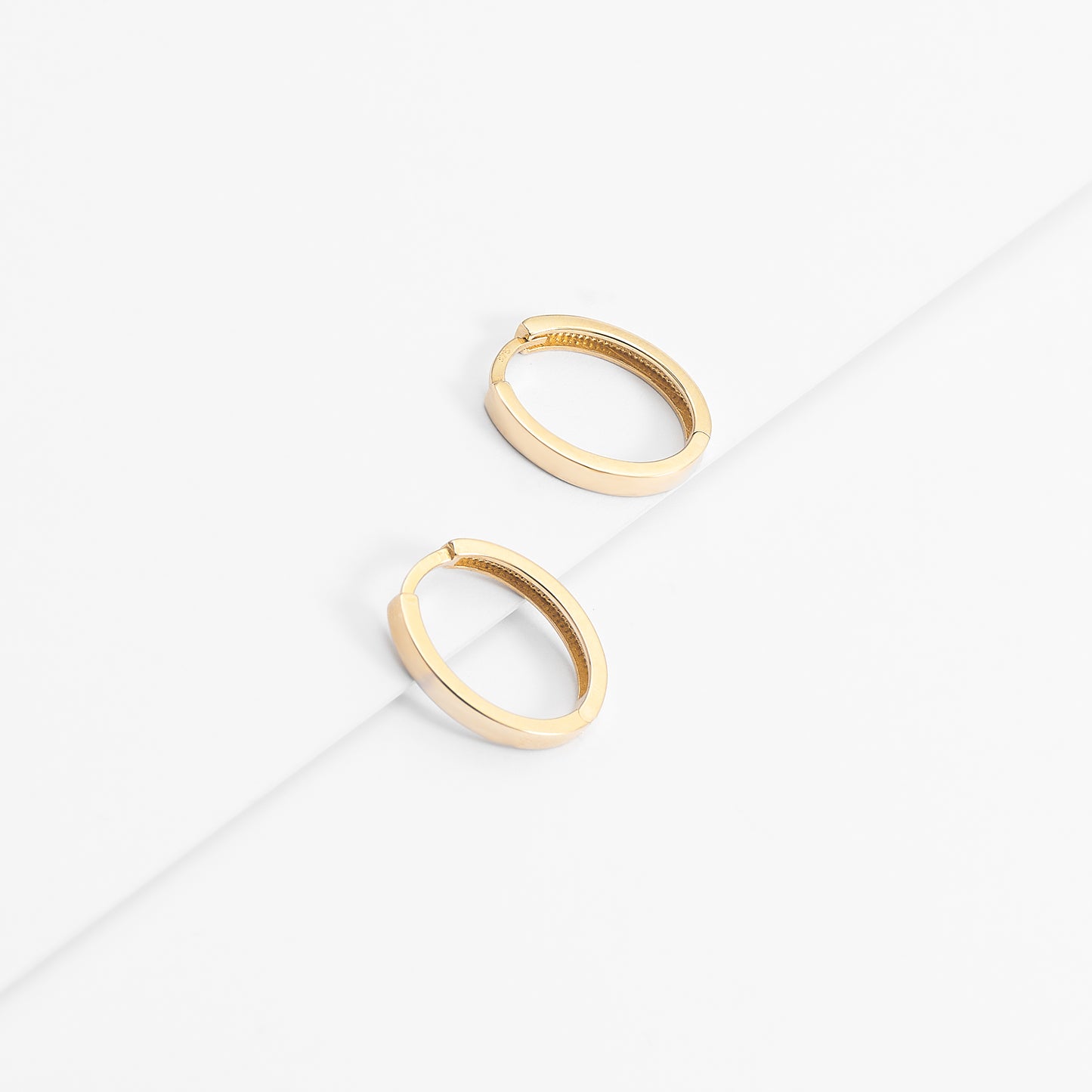 9K Yellow Gold Plain Oval Huggie Earrings 15mm