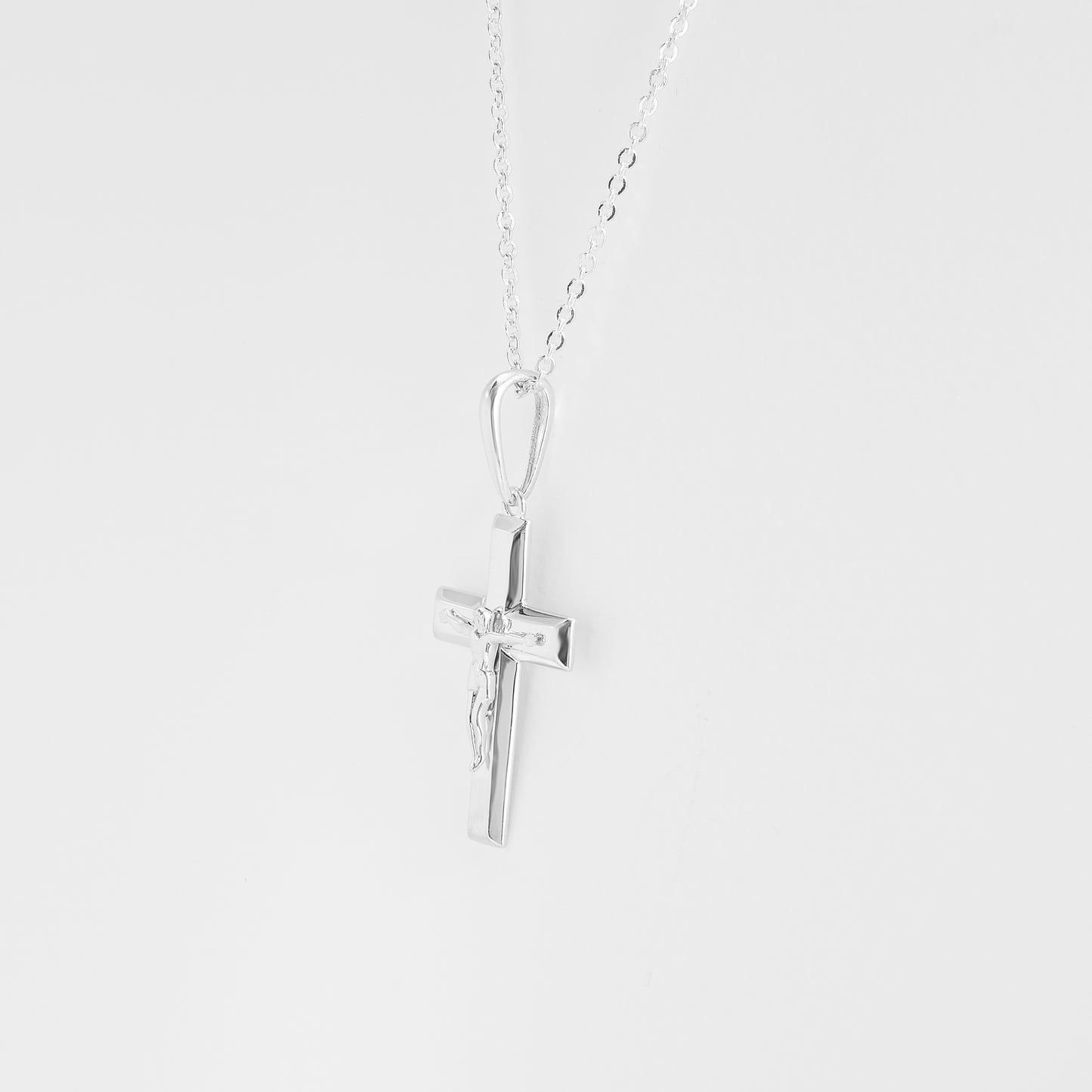 9K White Gold Crucifix Pendant 25x17mm