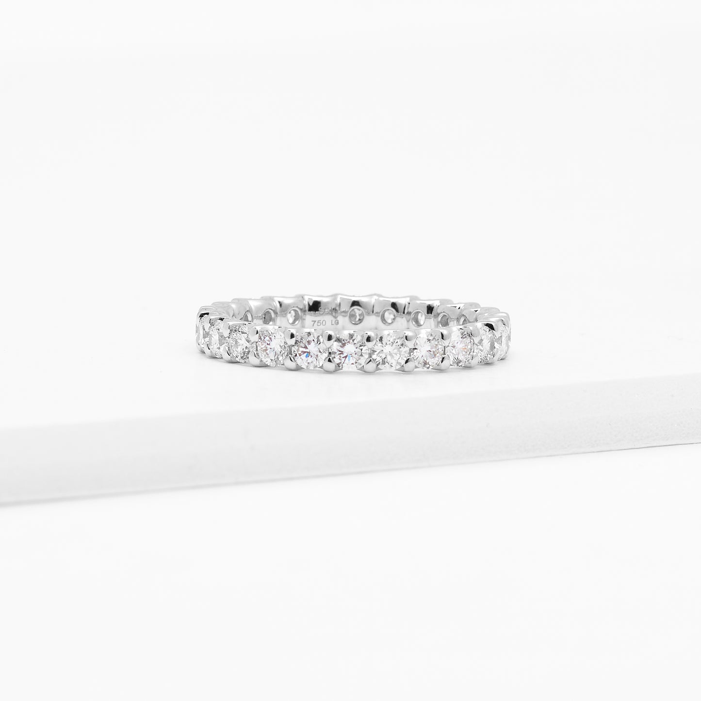 18K White Gold Round Brilliant Lab Diamond Floating Full Eternity Ring 1.27tdw