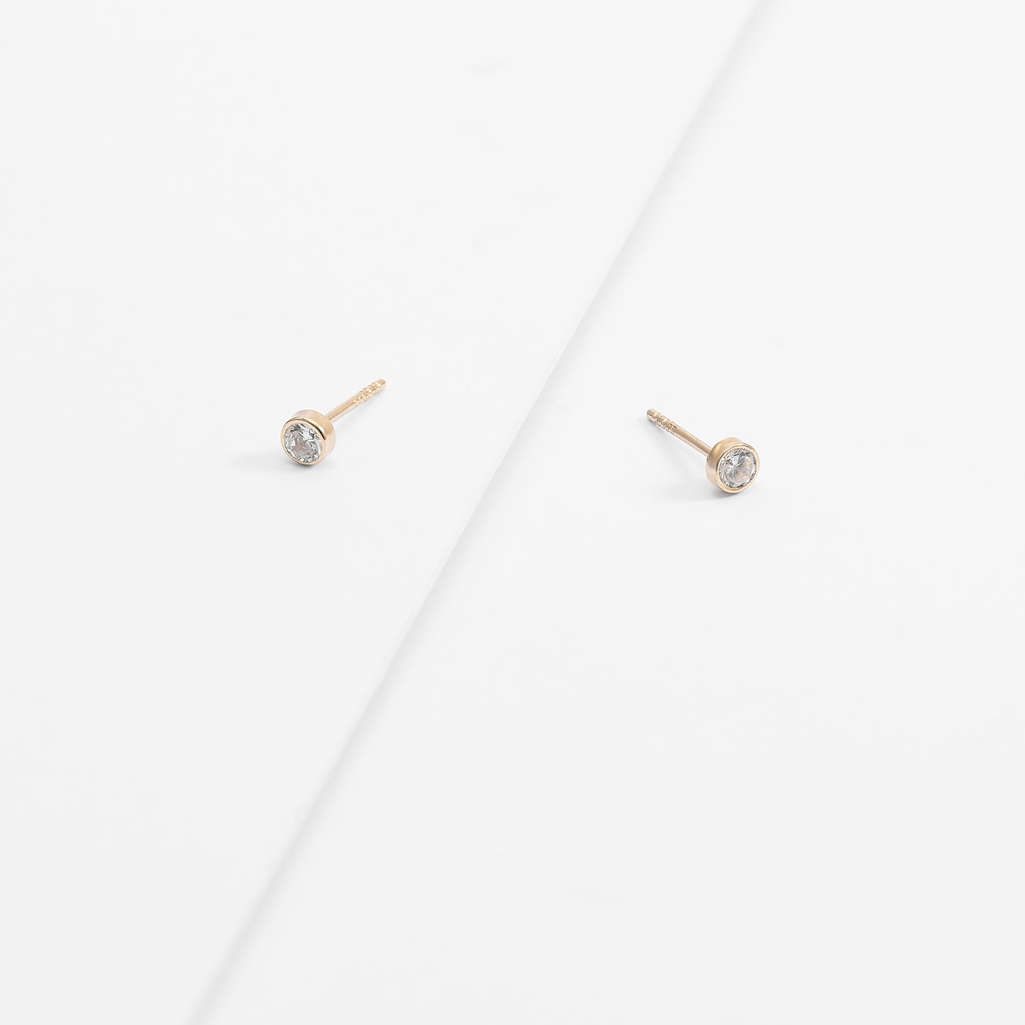 9K Yellow Gold Zirconia Bezel Stud Earrings