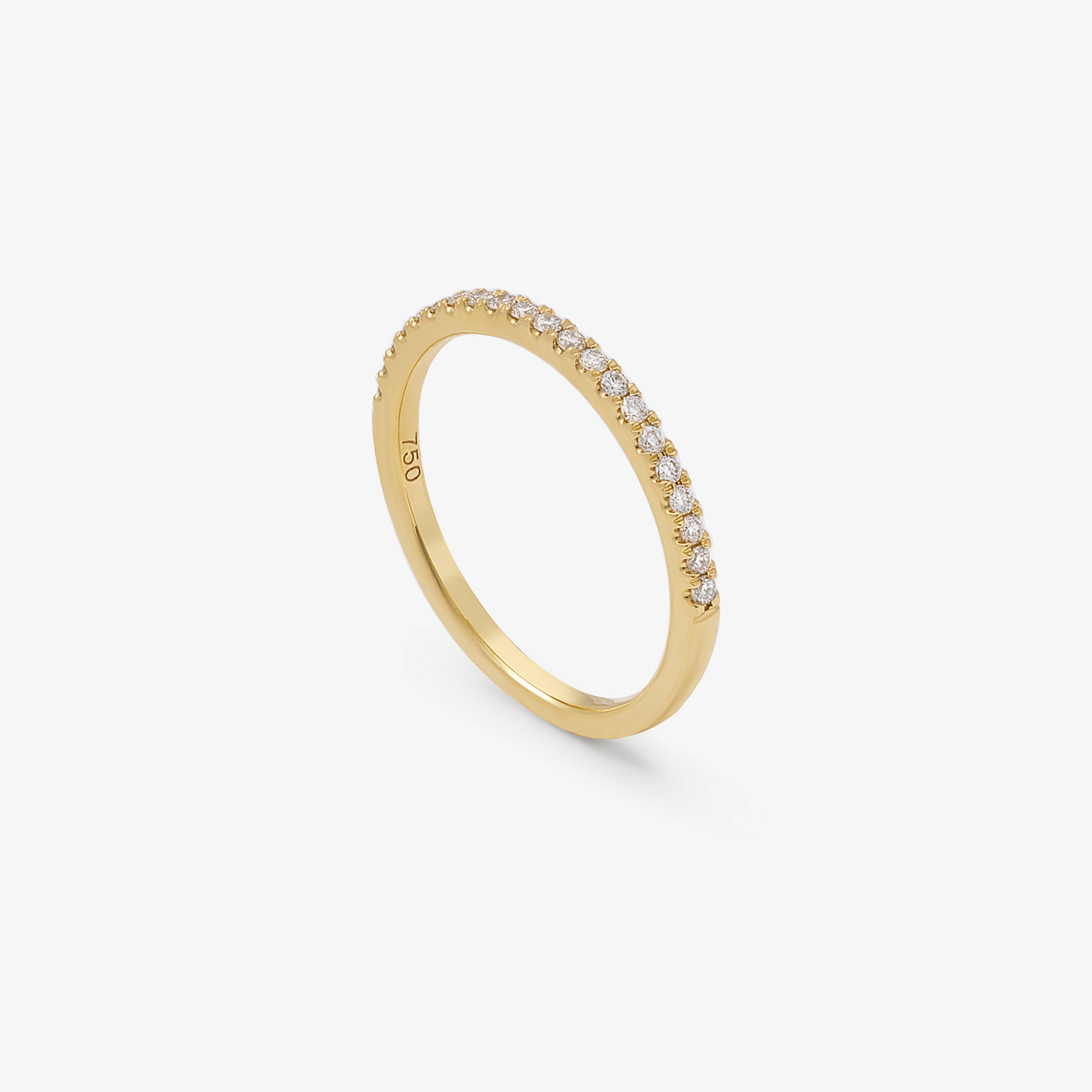 18y 0.16tdw diamond fine claw set wedder/eternity ring sz O