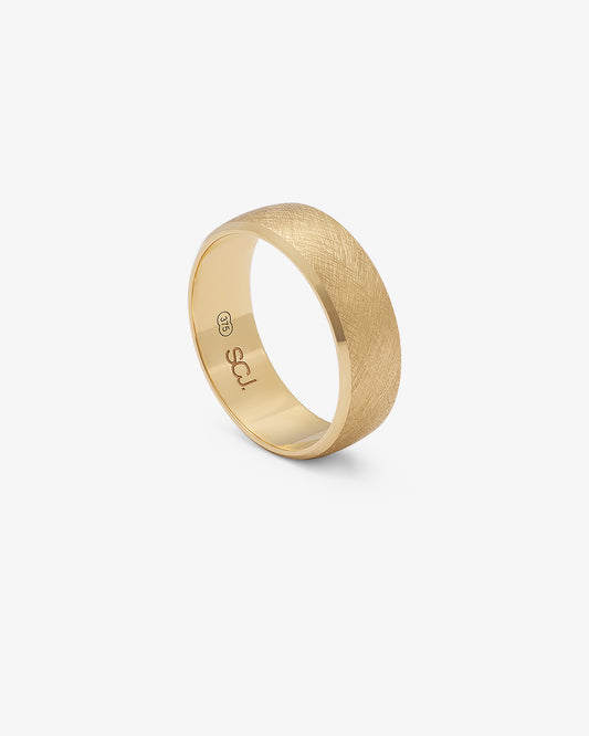 9K Yellow Gold Half Round Band Ring With A Crosshatch Finish Centre And Bevel Edges 7mm
