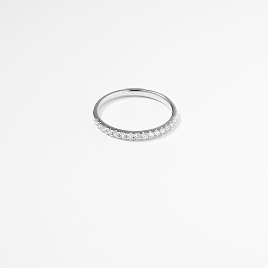 18K White Gold Round Brilliant Diamond Fine Claw Set Band 0.24tdw