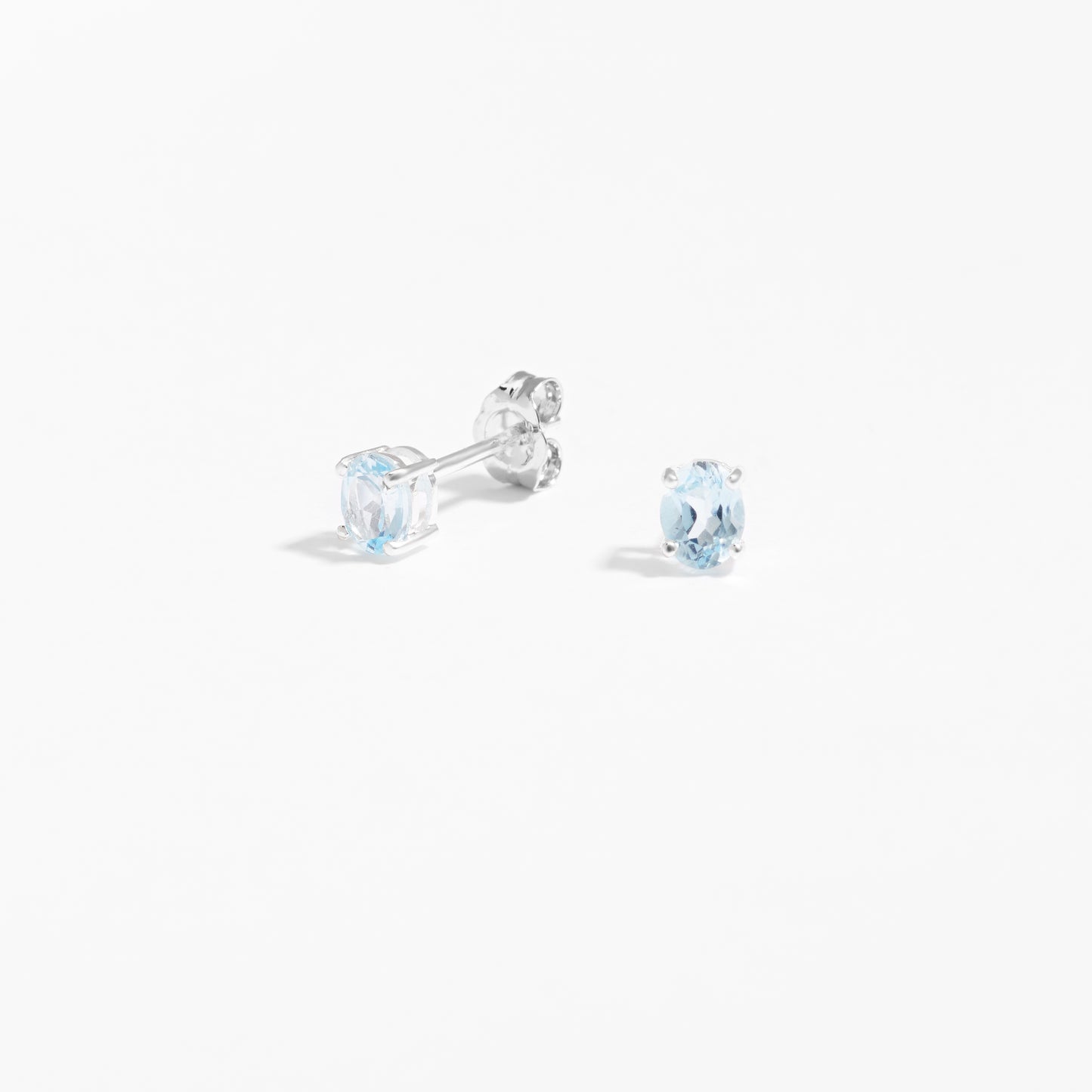 Sterling Silver Oval cr. Aquamarine March Birthstone Stud Earrings