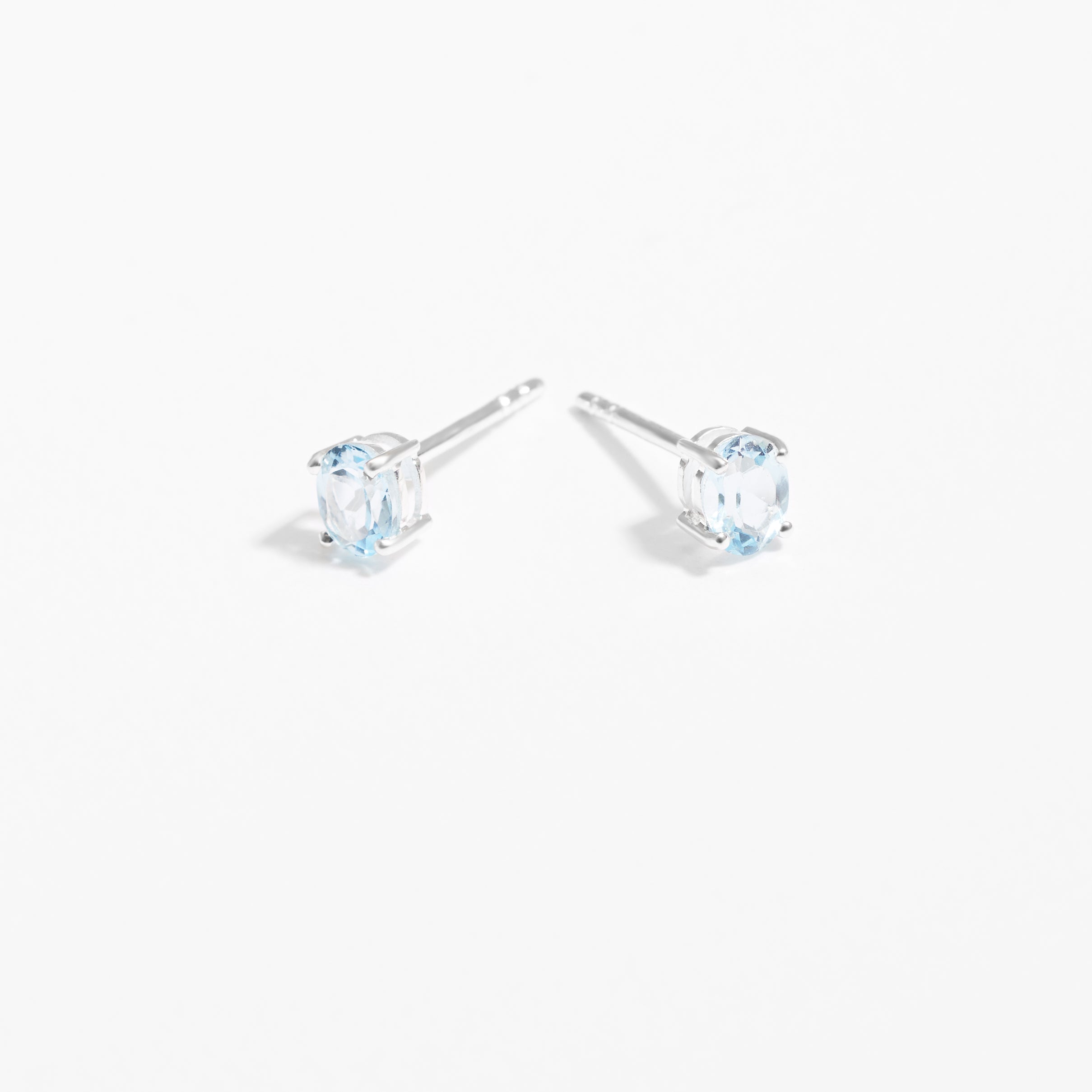 Sterling Silver Oval cr. Aquamarine March Birthstone Stud Earrings