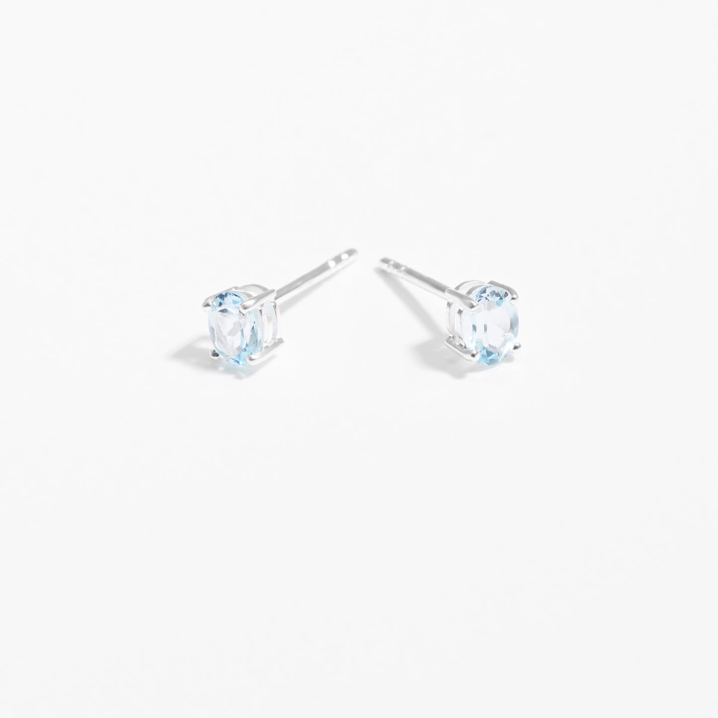 Sterling Silver Oval cr. Aquamarine March Birthstone Stud Earrings