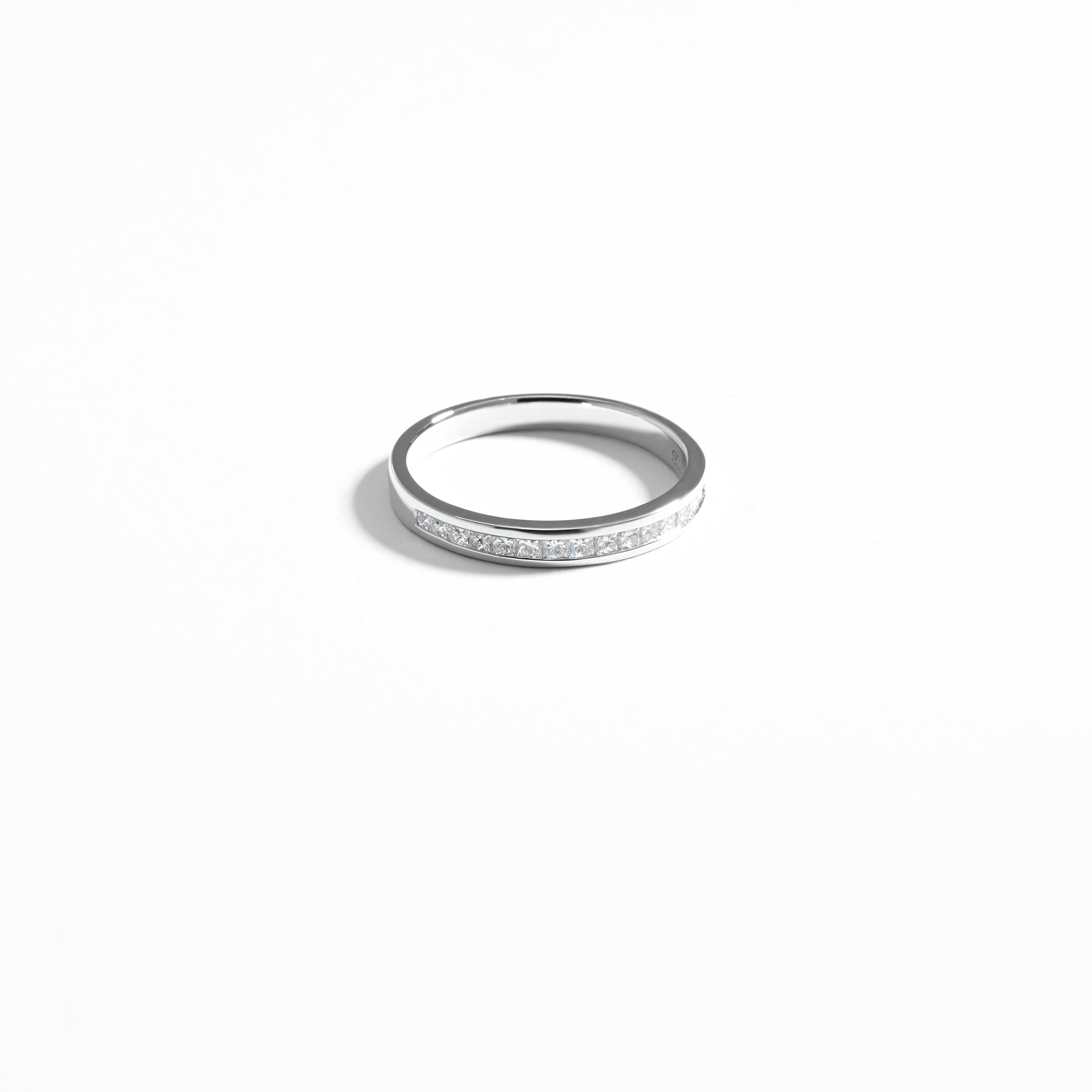 18K White Gold 0.35tdw Princess Cut Diamond Channel Set Wedding / Eternity Ring