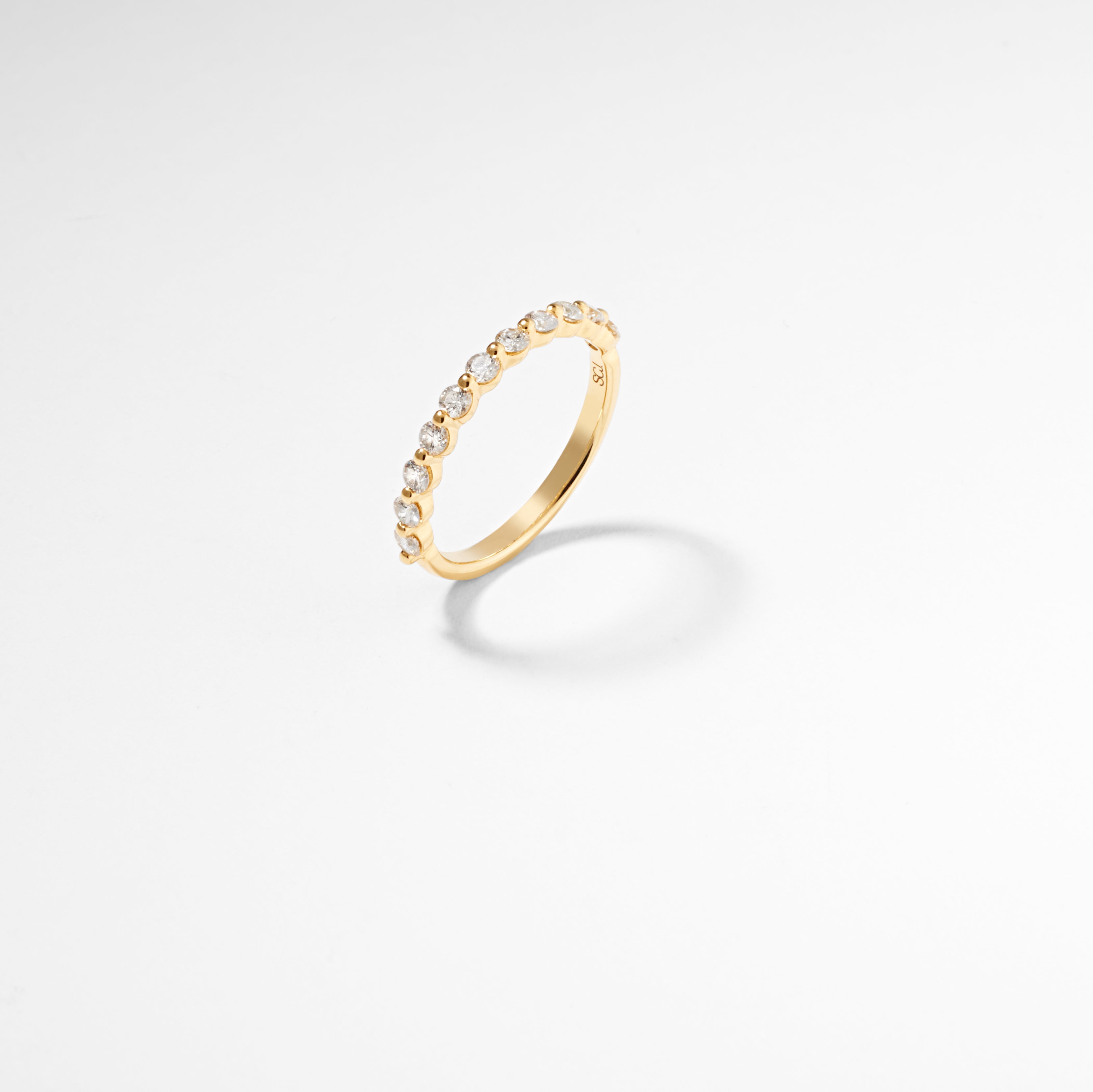 18K Yellow Gold Round Brilliant Floating Diamond Band