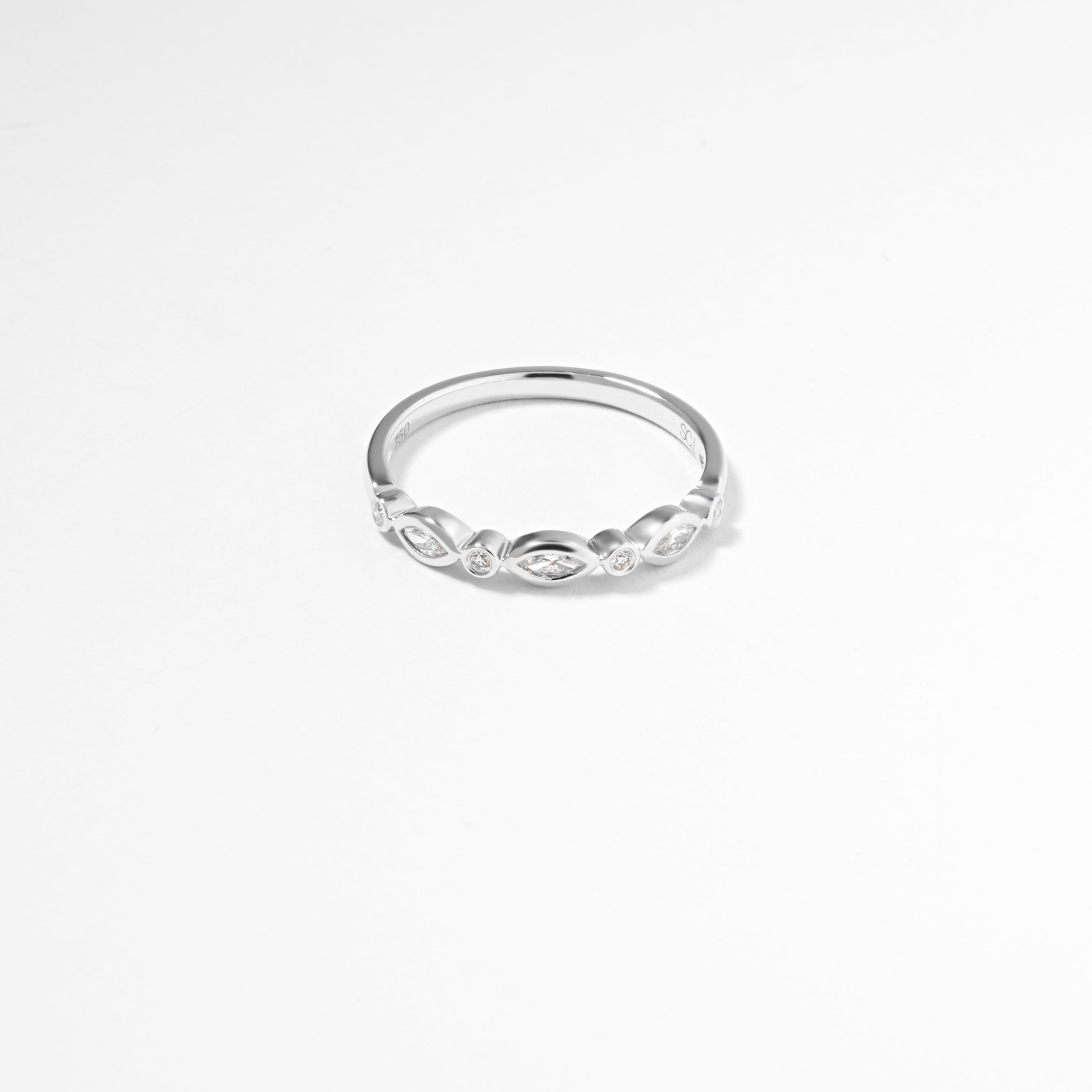 18K White Gold Marquise And Round Brilliant Diamond Bezel Set Band