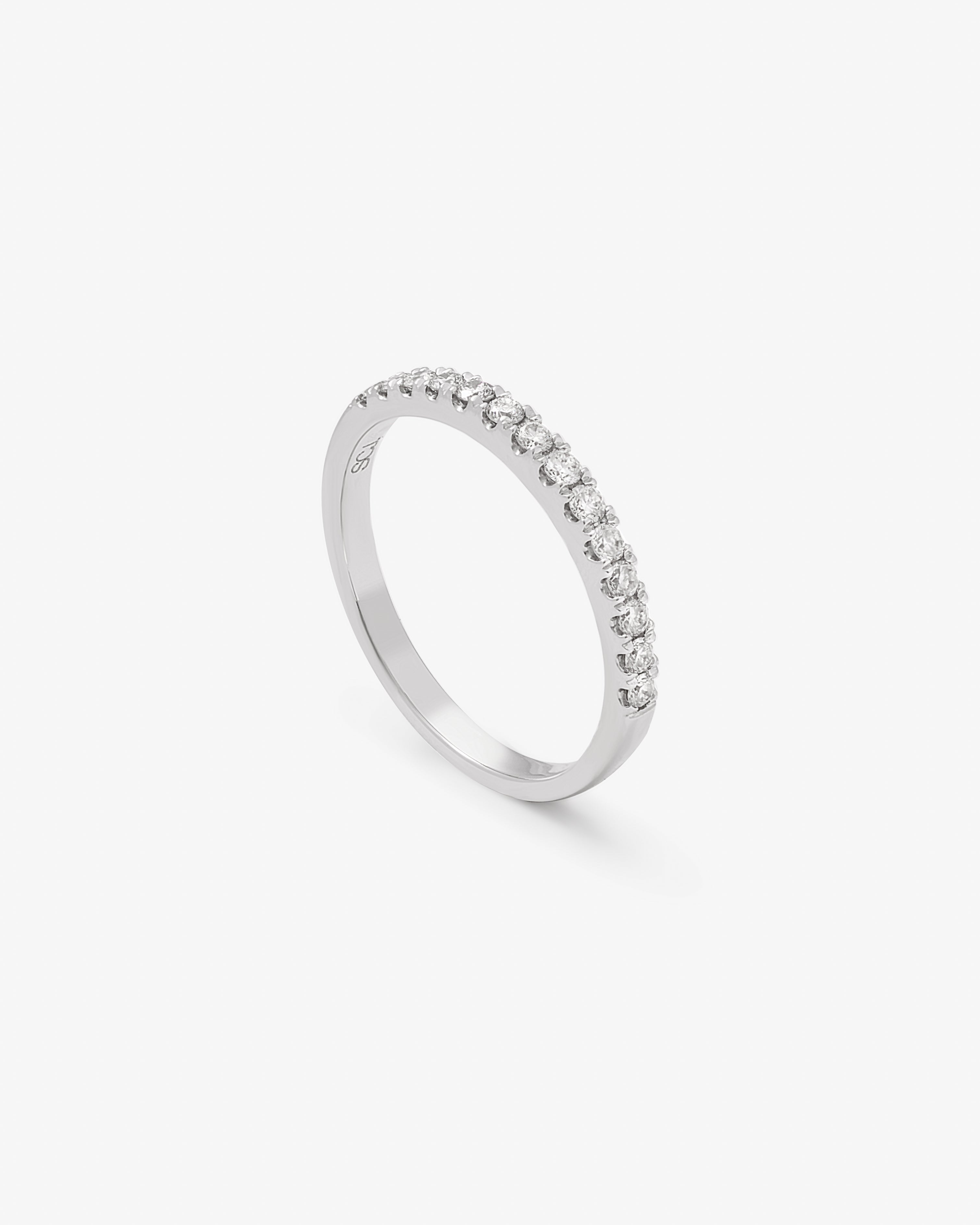 18K White Gold Brilliant Diamond Claw Set Band 0.25tdw