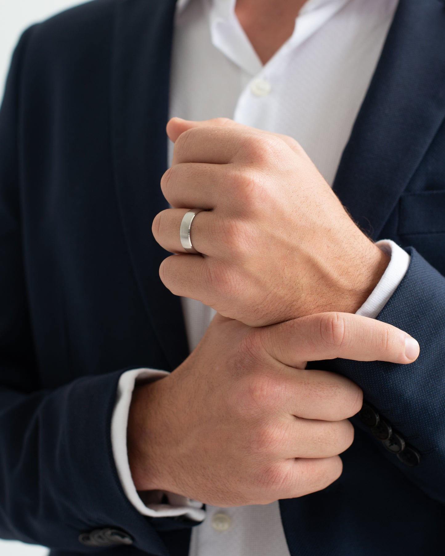 9K White Gold Half Round Bevel Edge Grain Finish Band Ring 6mm