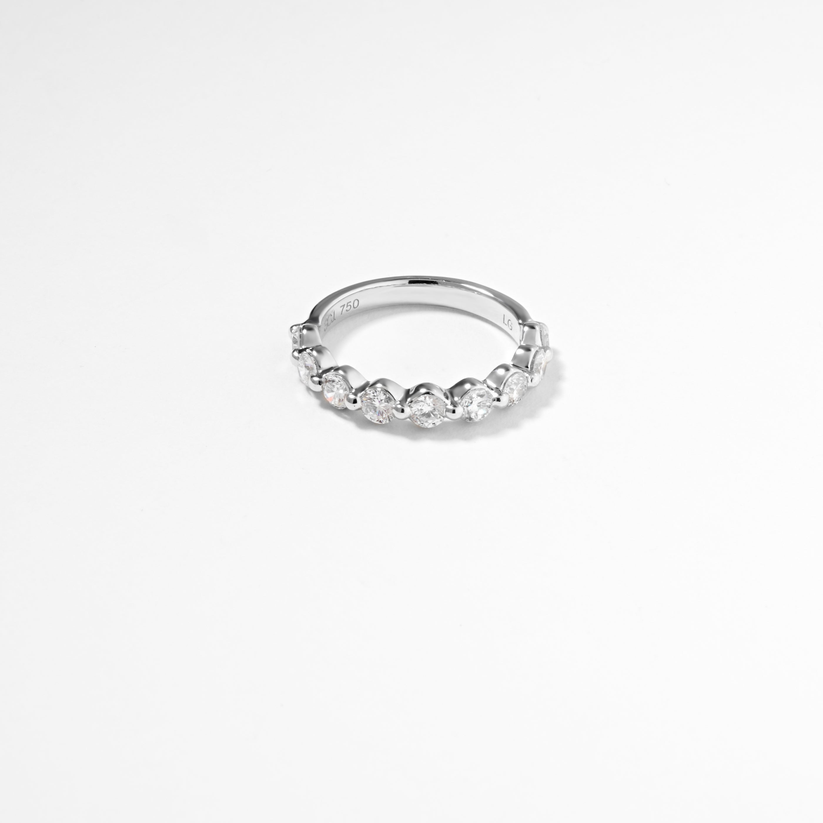 18k White Gold Round Brilliant Lab Diamond Floating Set Ring