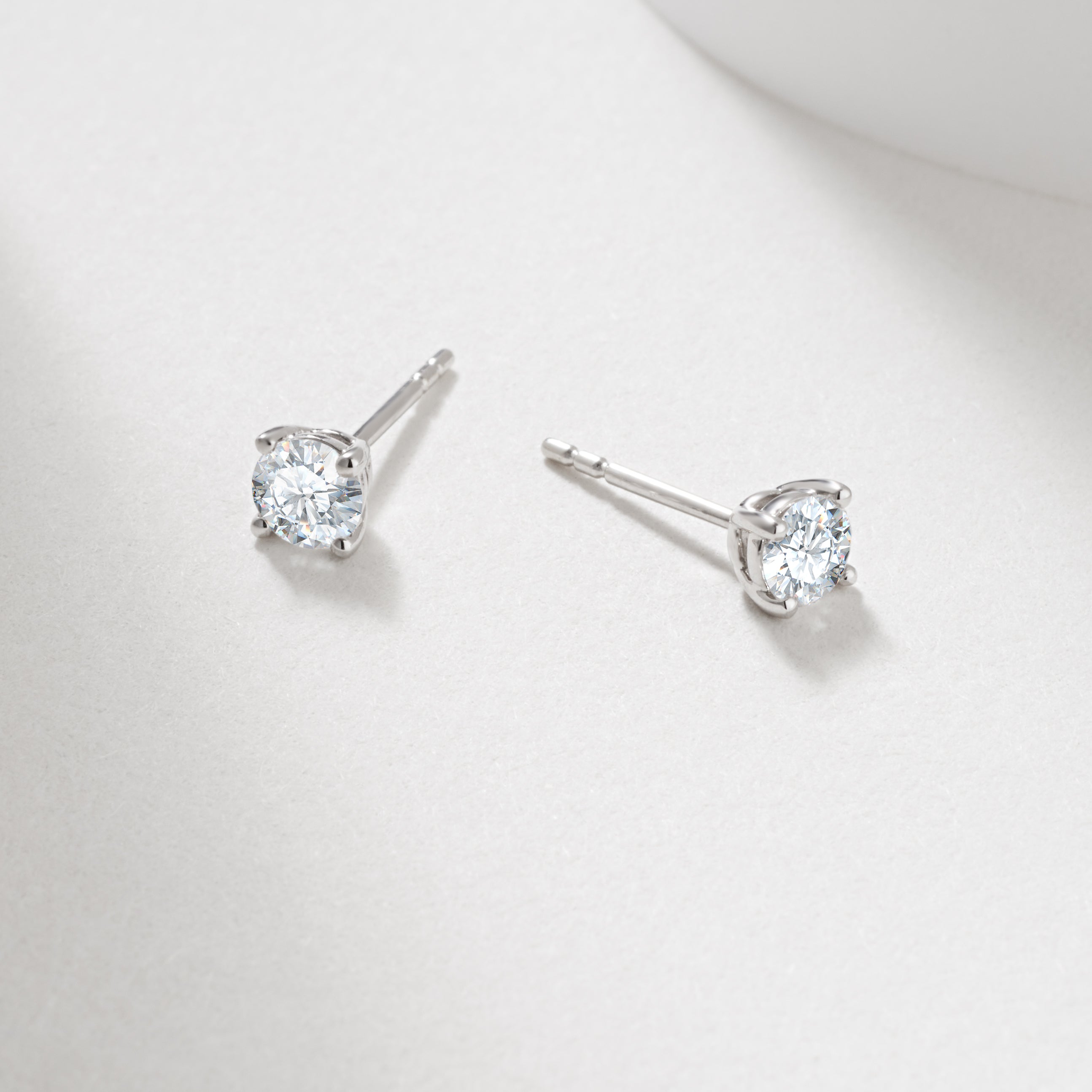 9K Yellow Gold Round Brilliant Lab Diamond Stud Earrings 0.60tdw