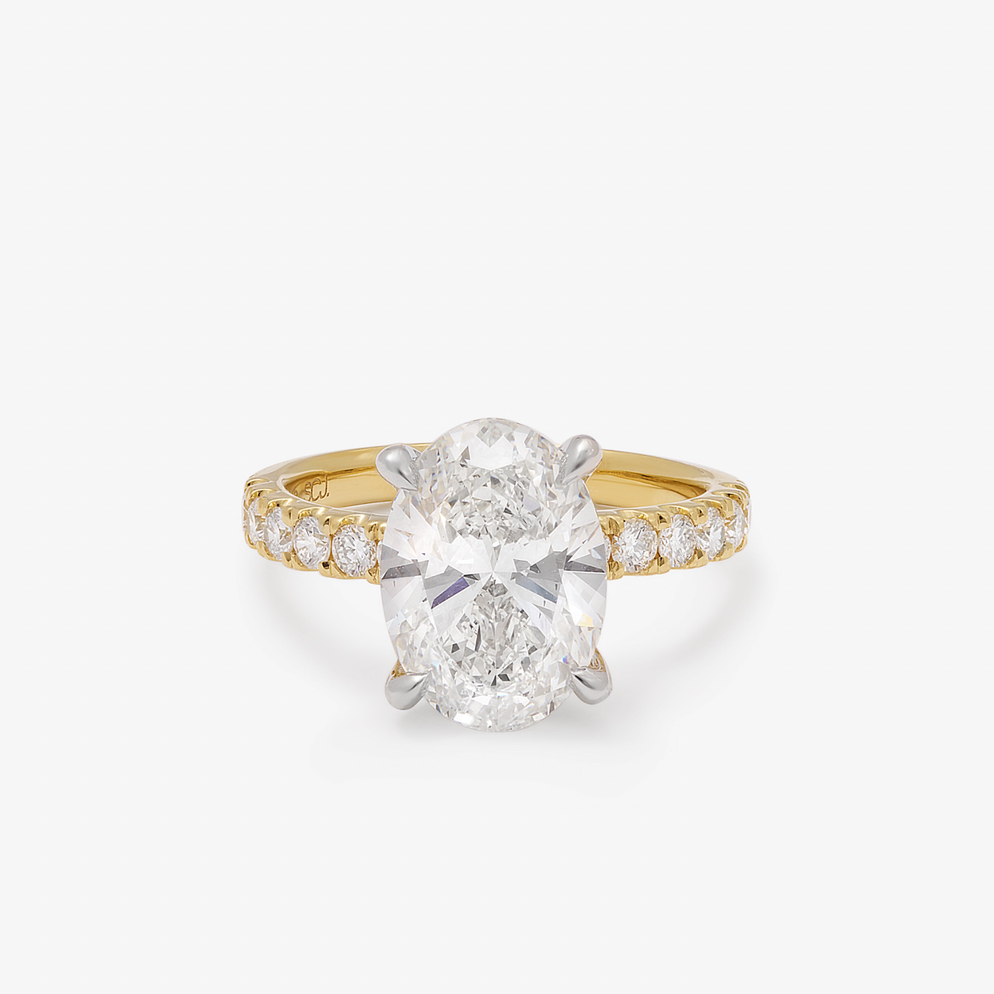18K Yellow And White Gold 4.0ct Oval Lab Diamond Centre With Brilliant Lab Diamond Claw Set Shoulders