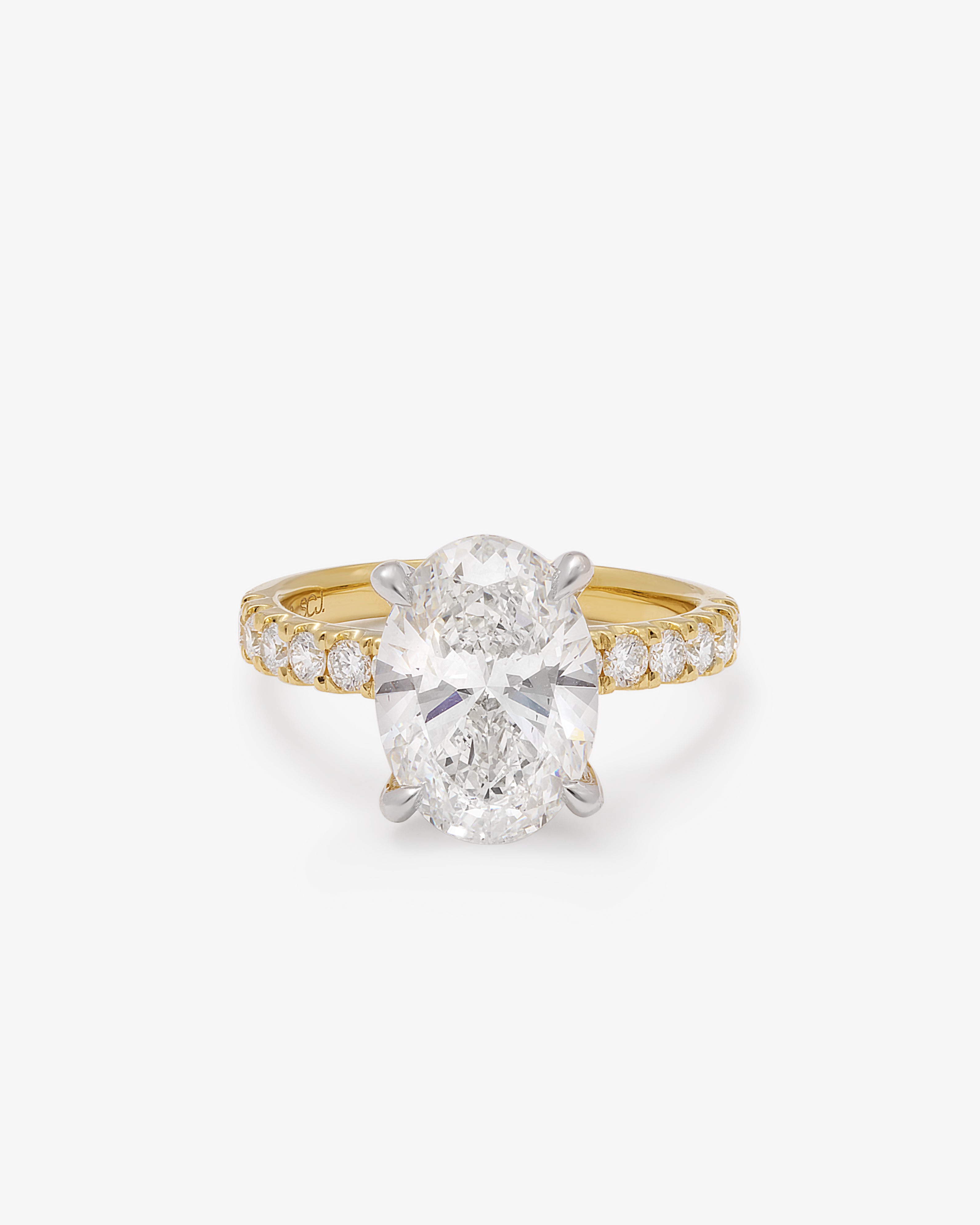 18K Yellow And White Gold 4.0ct Oval Lab Diamond Centre With Brilliant Lab Diamond Claw Set Shoulders