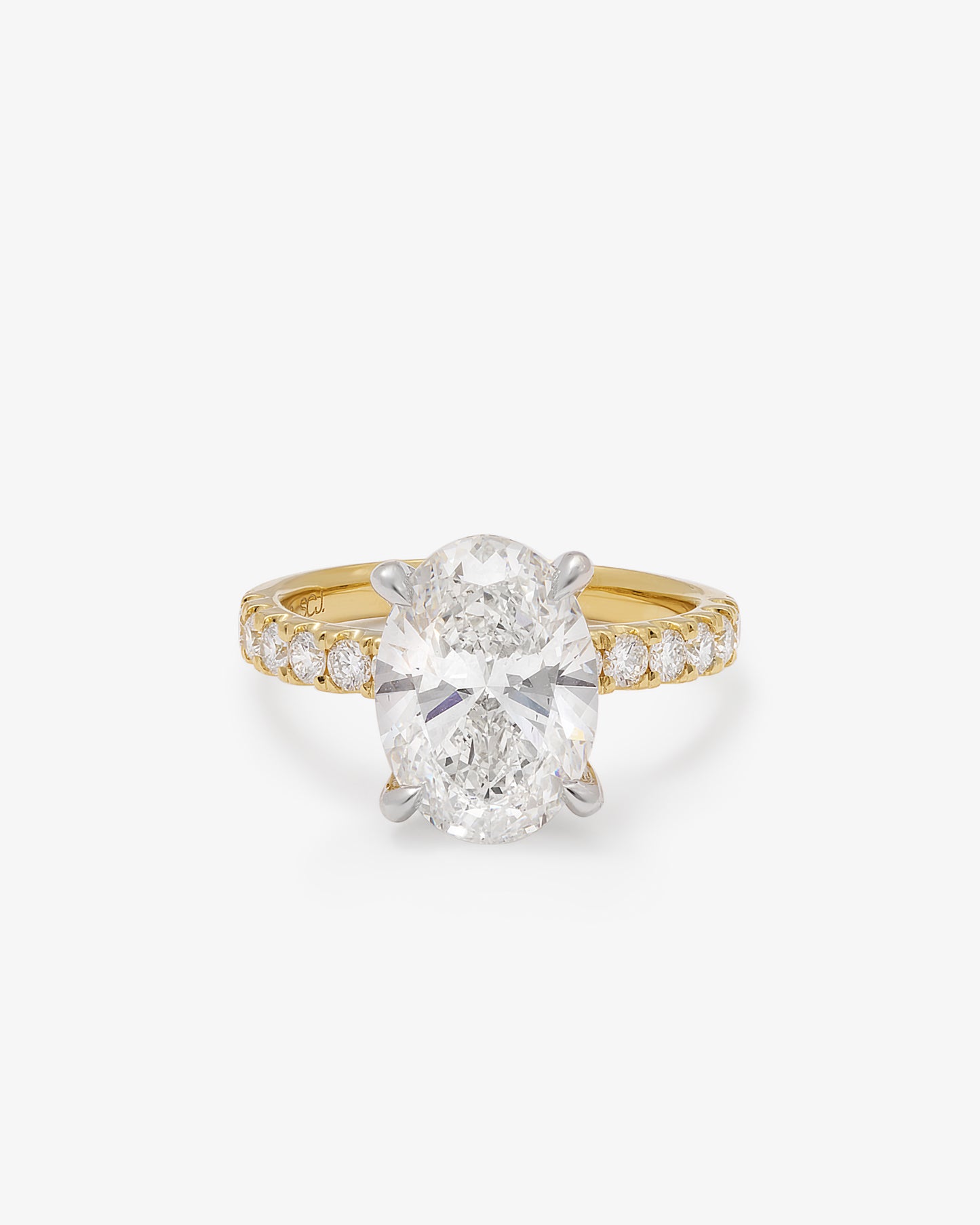 18K Yellow And White Gold 4.0ct Oval Lab Diamond Centre With Brilliant Lab Diamond Claw Set Shoulders