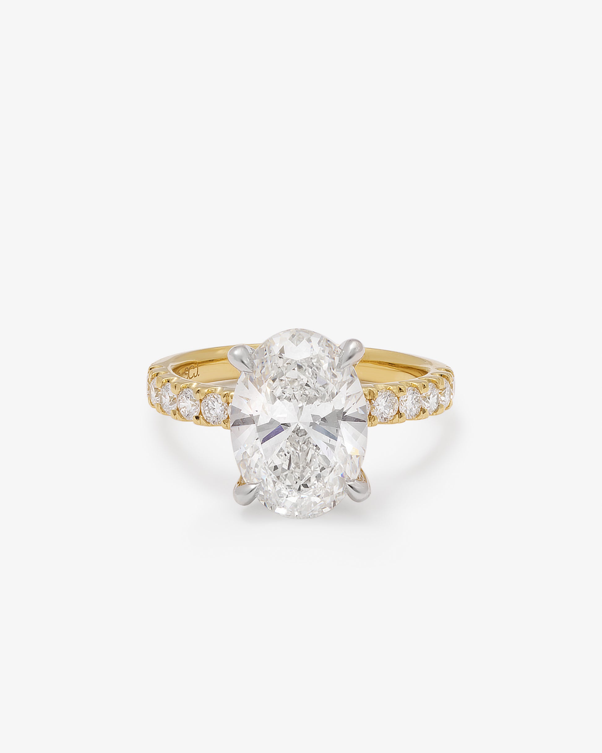 18K Yellow And White Gold 4.0ct Oval Lab Diamond Centre With Brilliant Lab Diamond Claw Set Shoulders