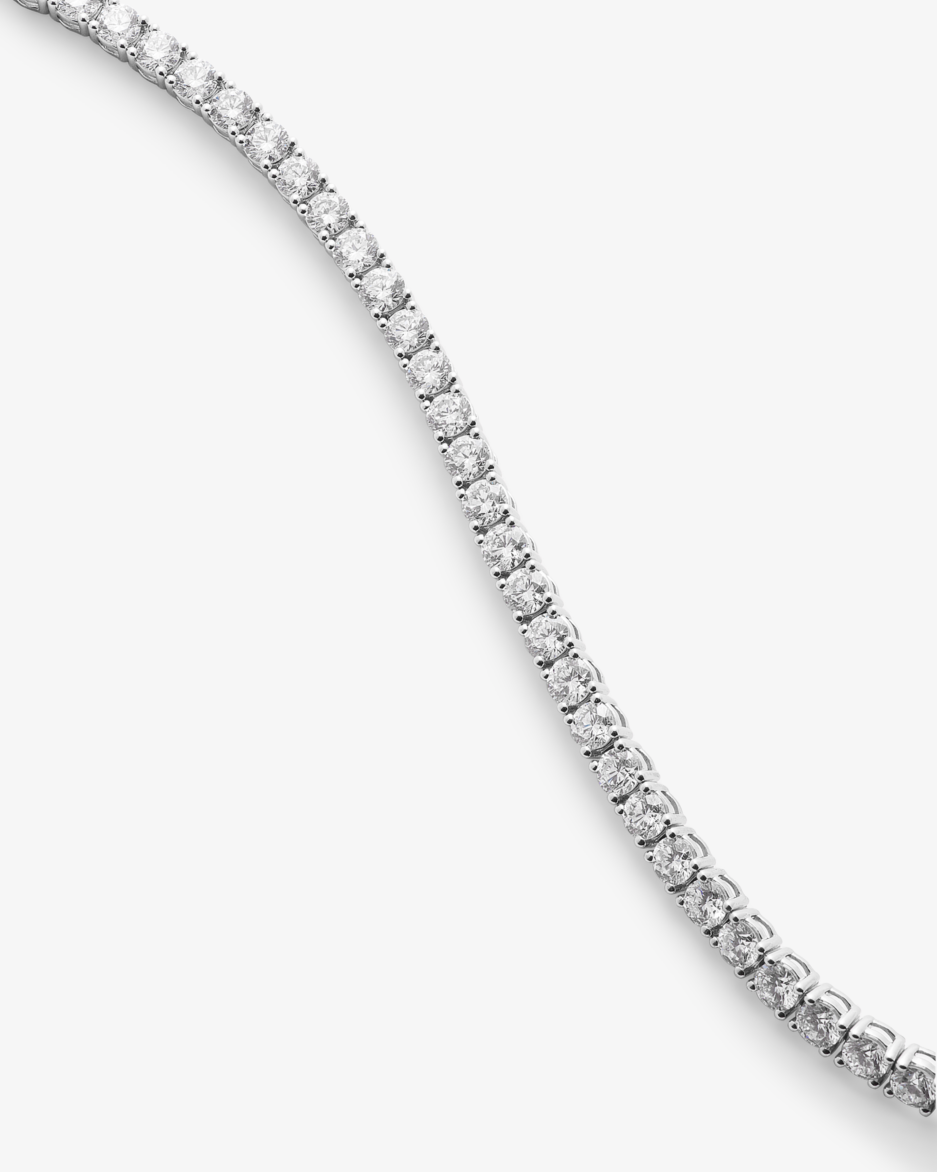 9k White Gold Round lab diamond claw set tennis bracelet