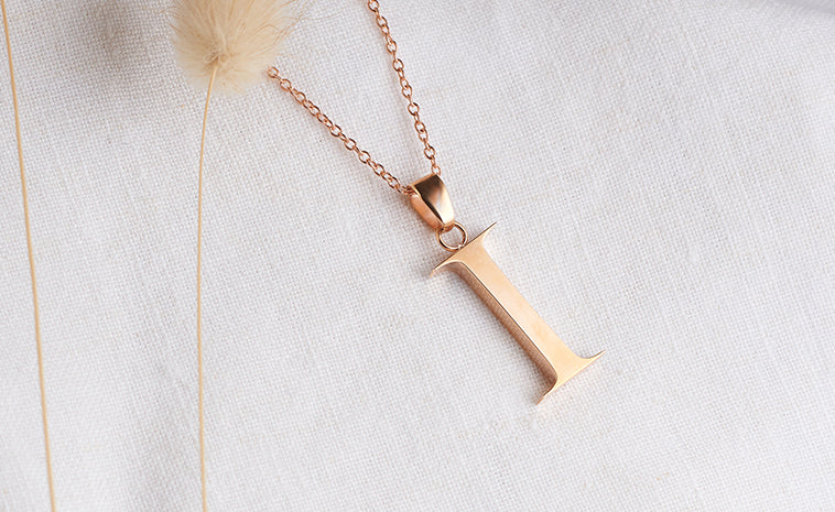 Rose gold women’s jewellery
