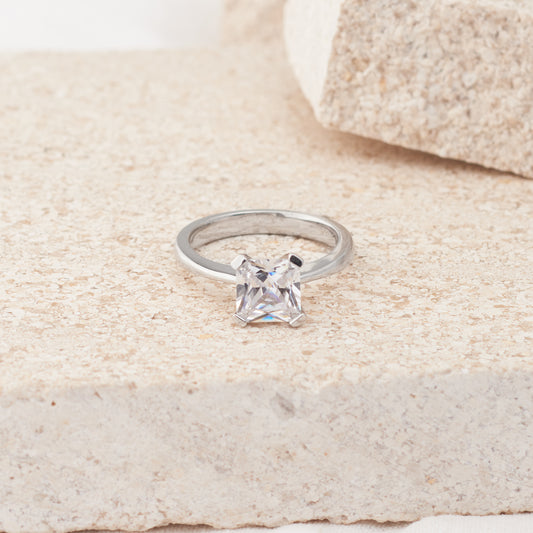 Sterling Silver Zirconia Solitaire Ring