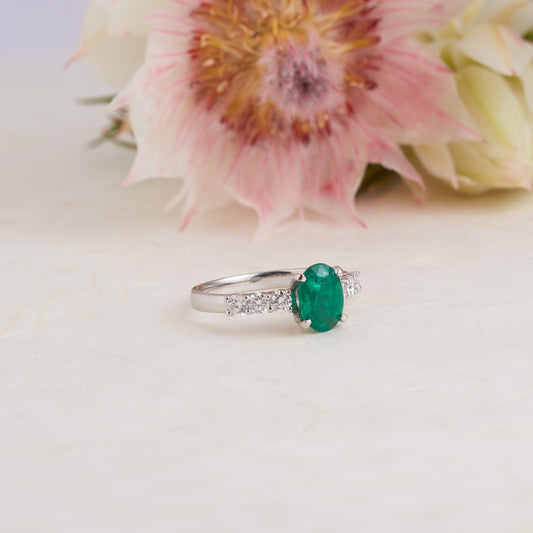 18K White Gold Oval Natural Emerald Solitaire with Diamond Accents Ring 0.5tdw