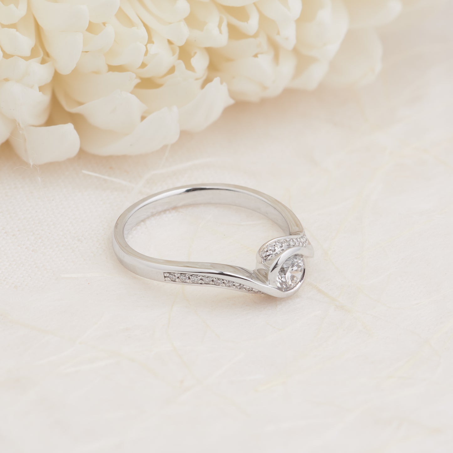 18K White Gold Round Brilliant Diamond Swirl Bezel Engagement Ring 0.5tdw