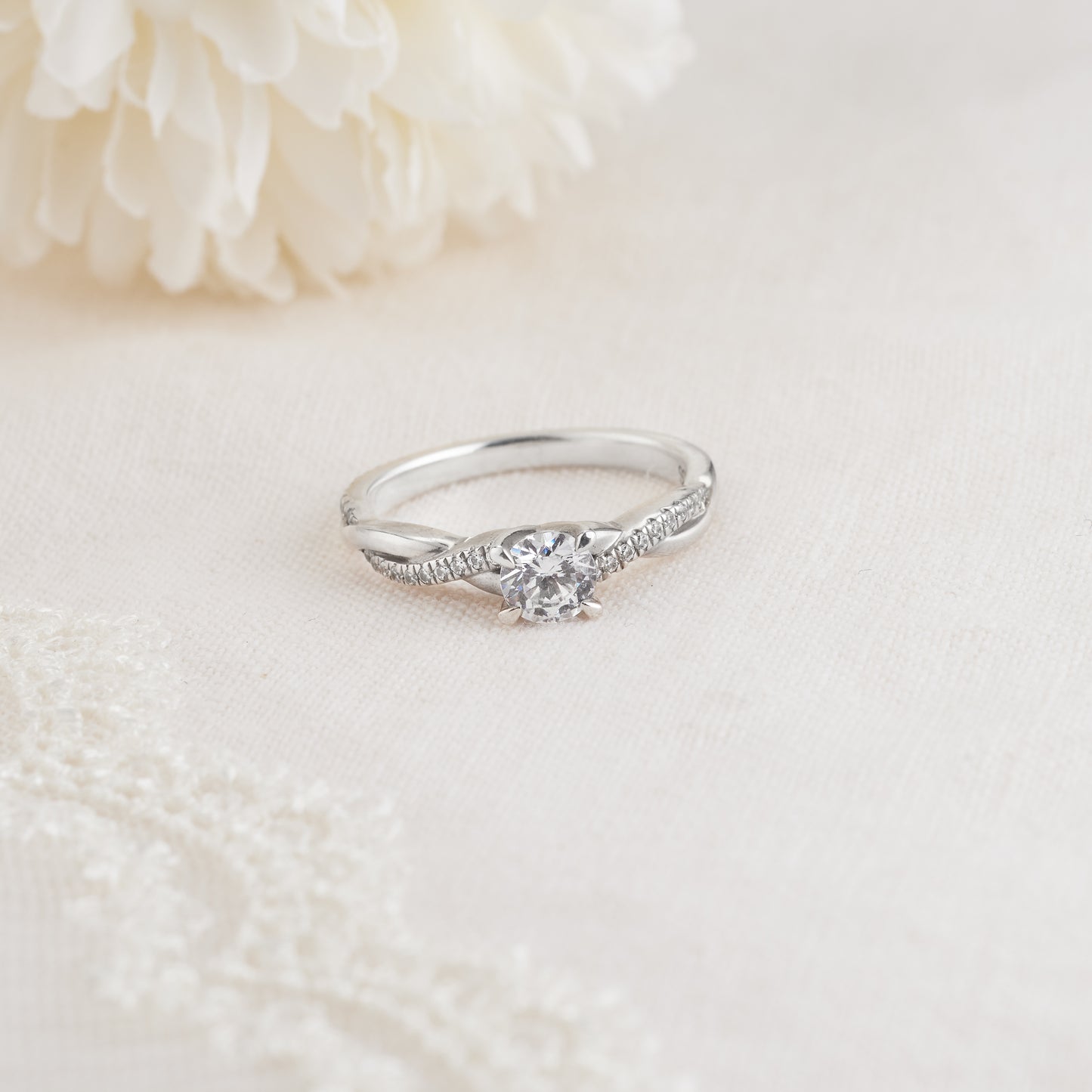 18K White Gold Round Brilliant Diamond Entwined Band Engagement Ring 0.65tdw