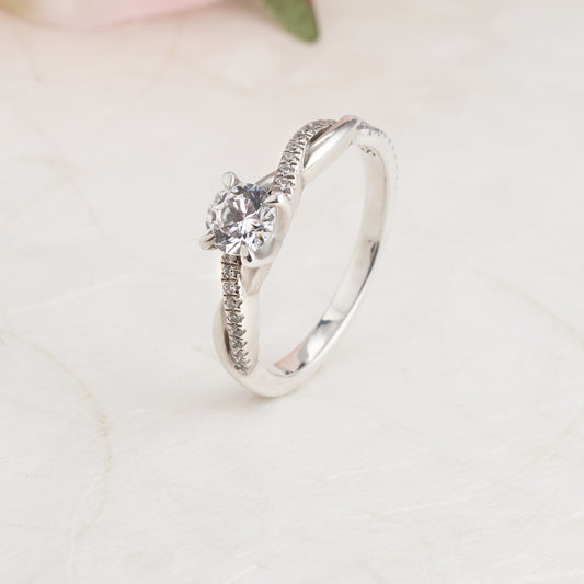 18K White Gold Round Brilliant Diamond Entwined Band Engagement Ring 0.65tdw
