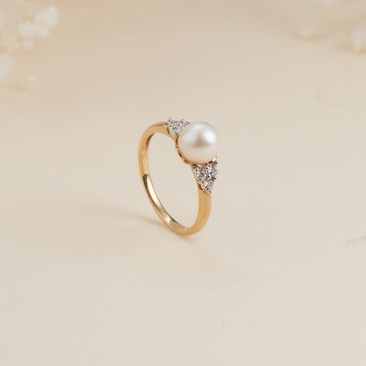 9K Yellow Gold Freshwater Pearl with Diamond Shoulder Accents Ring