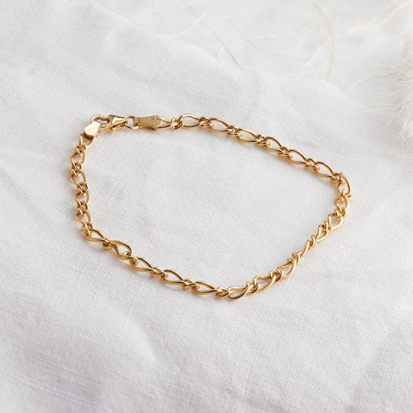 9K Yellow Gold Solid Oval Figaro Bracelet